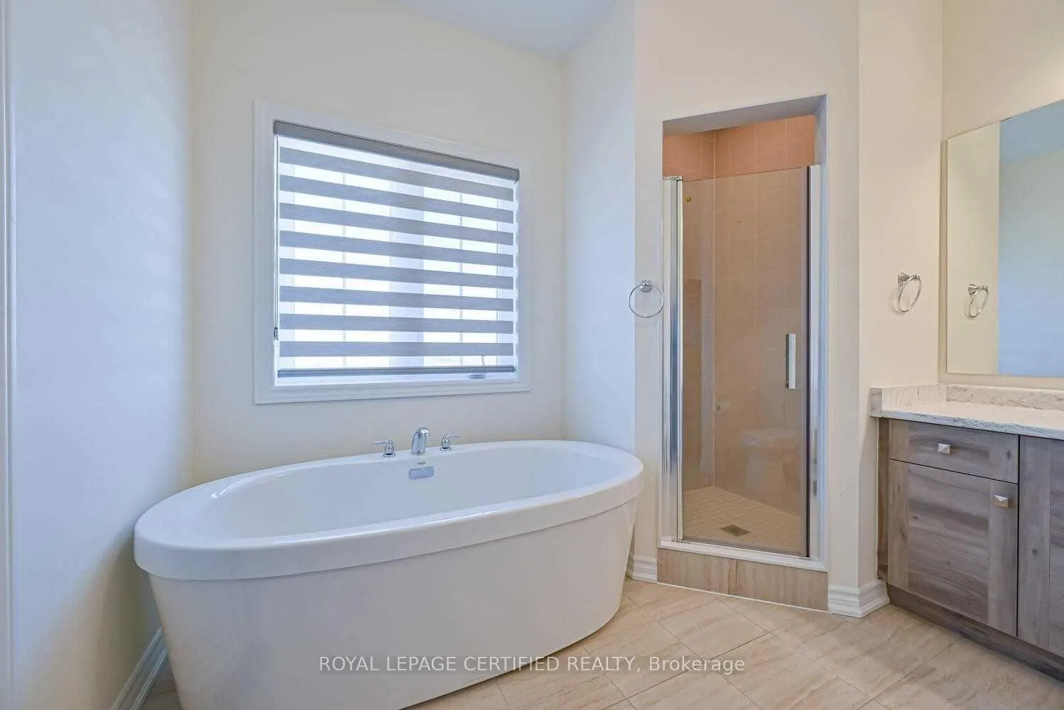 Photo 20 of 13 Eberly Woods Drive, Caledon, Caledon East — HOMEH