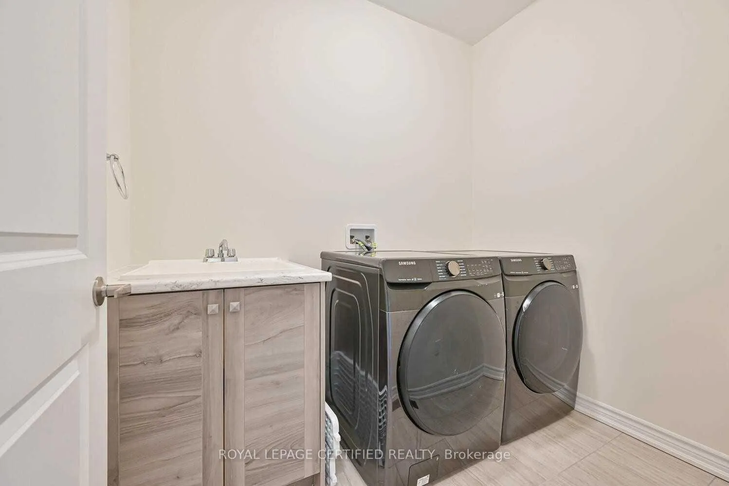 Photo 27 of 13 Eberly Woods Drive, Caledon, Caledon East — HOMEH