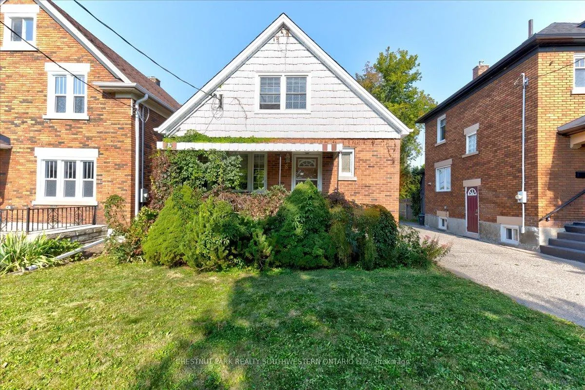 Photo 3 of 8 Onward Avenue, Kitchener, King East — HOMEH