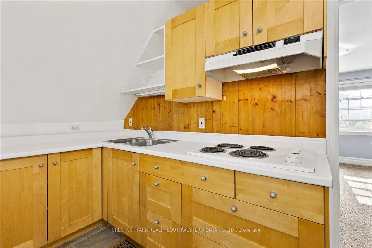 Photo 14 of 8 Onward Avenue, Kitchener, King East — HOMEH