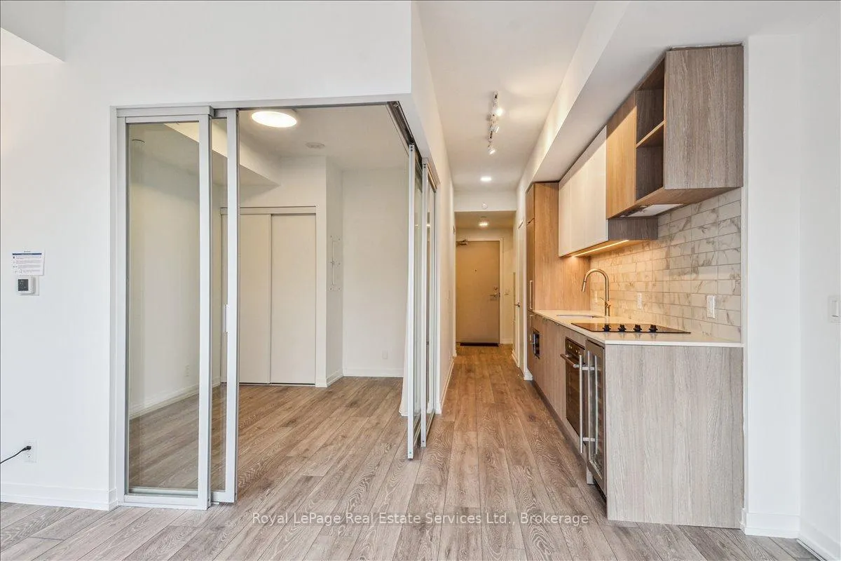 Photo 6 of Unit 327, 2020 Bathurst Street, Toronto, Humewood-Cedarvale — HOMEH
