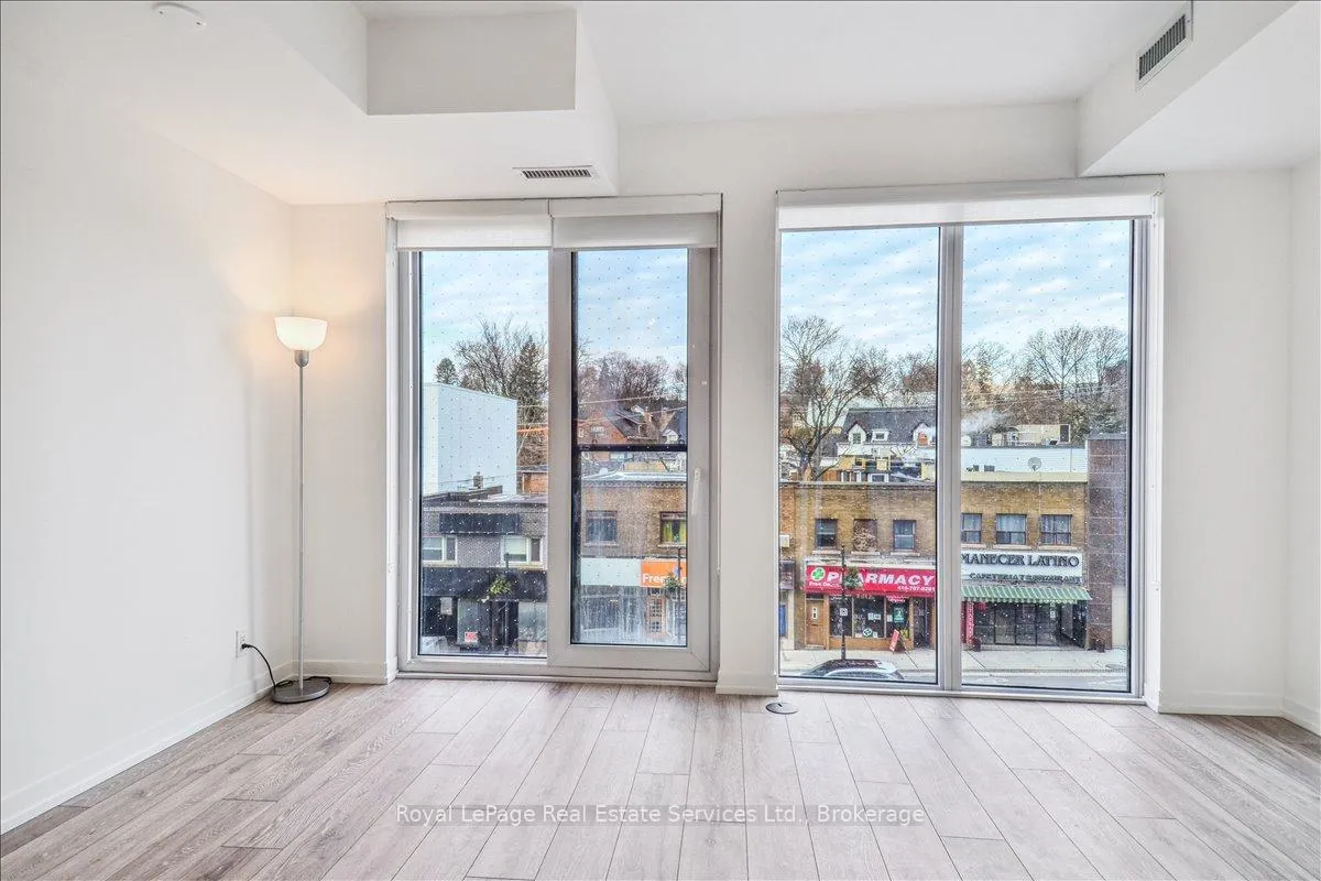 Photo 9 of Unit 327, 2020 Bathurst Street, Toronto, Humewood-Cedarvale — HOMEH