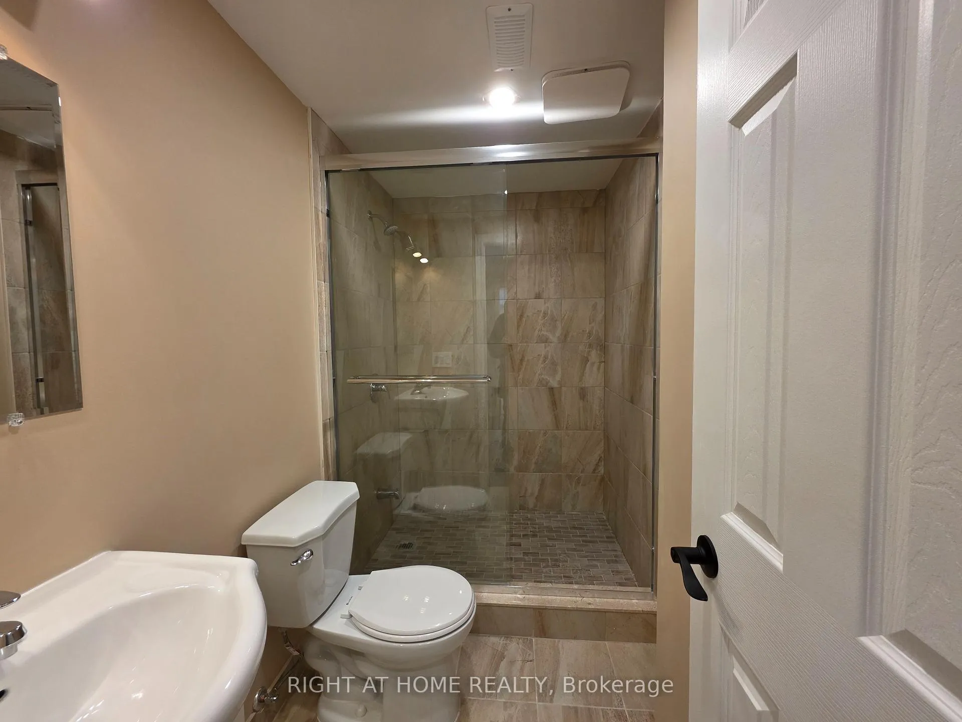 Photo 18 of Unit Lower, 2210 Minsky Place, Oshawa, Windfields — HOMEH