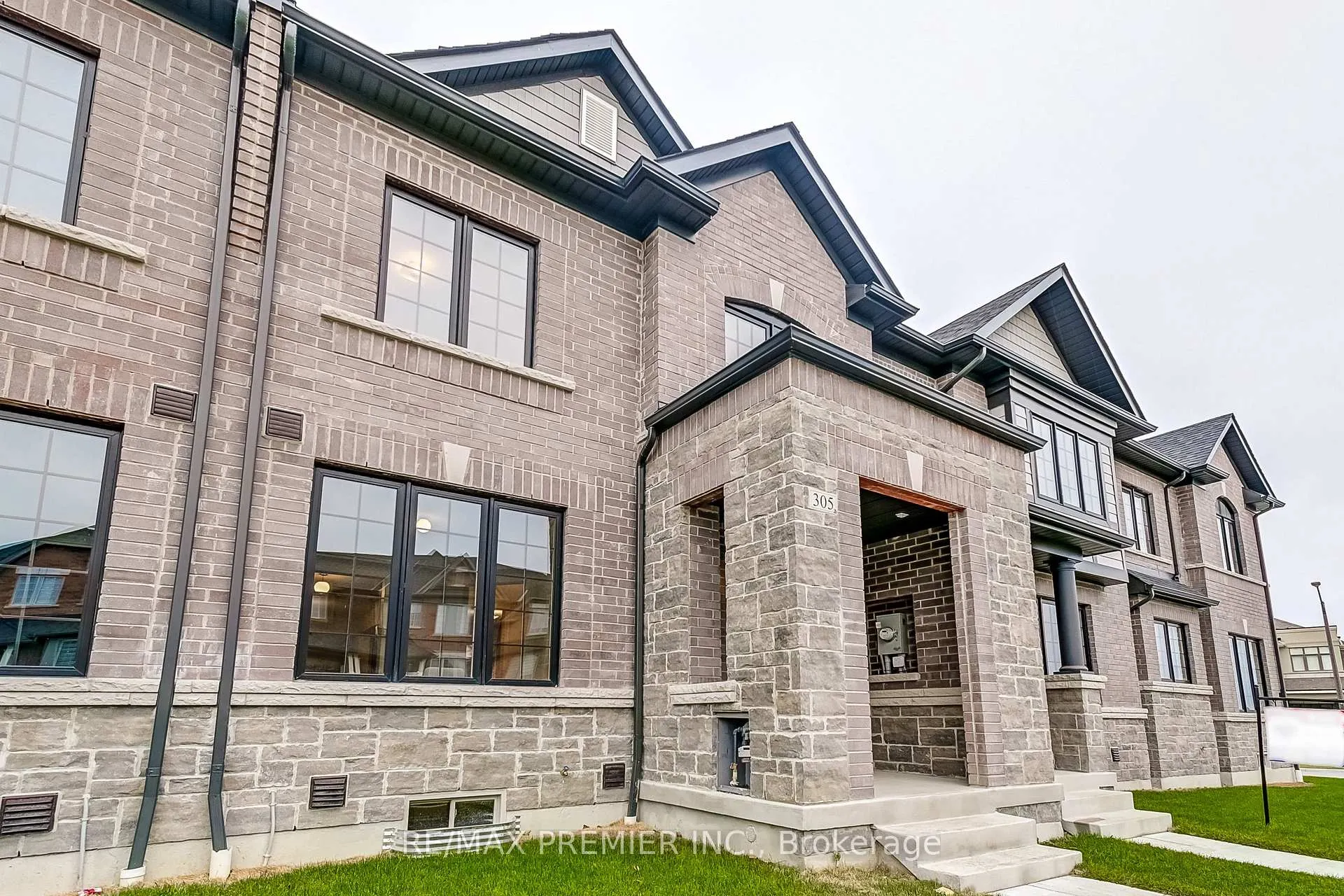 Photo 2 of 305 Coronation Road, Whitby, Rural Whitby — HOMEH