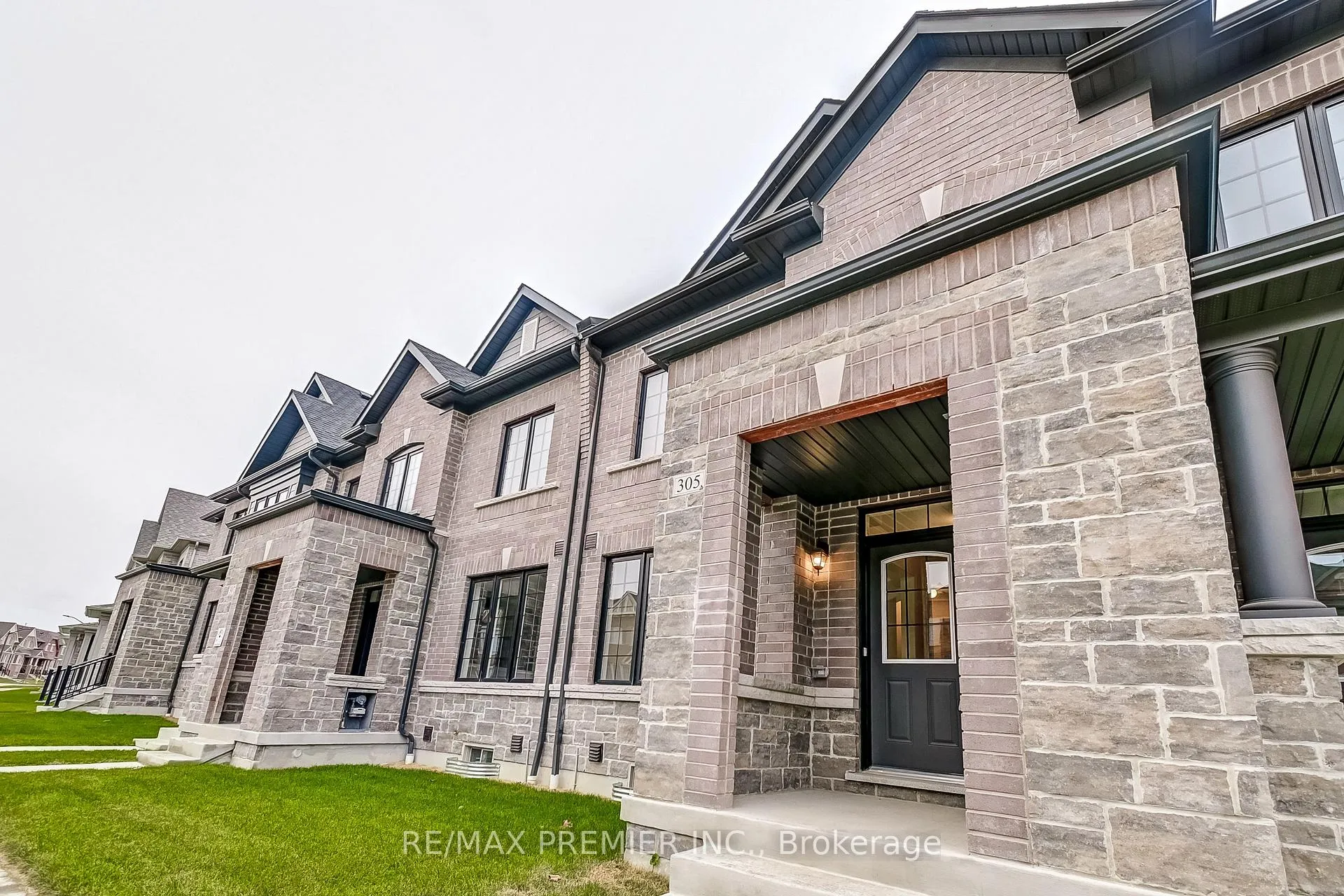 Photo 3 of 305 Coronation Road, Whitby, Rural Whitby — HOMEH