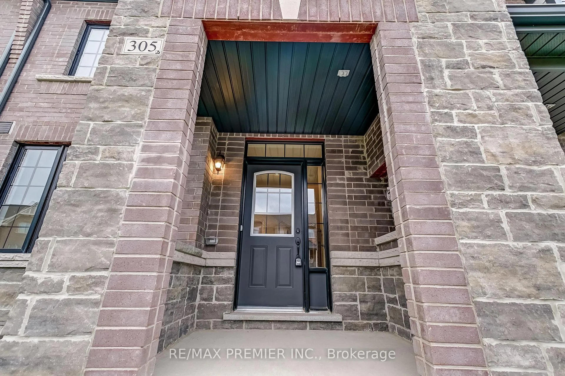 Photo 4 of 305 Coronation Road, Whitby, Rural Whitby — HOMEH