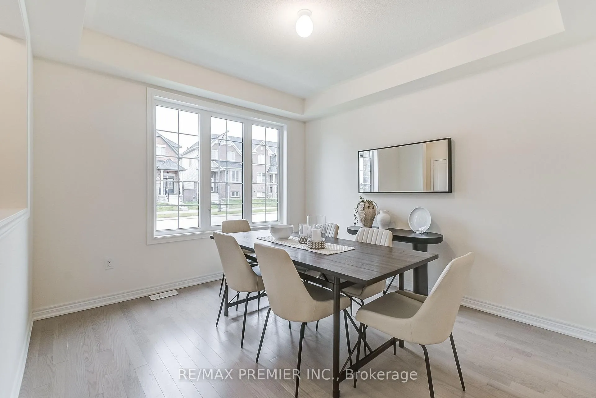 Photo 7 of 305 Coronation Road, Whitby, Rural Whitby — HOMEH