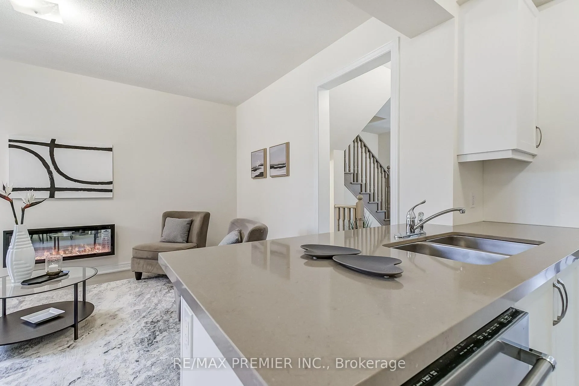 Photo 14 of 305 Coronation Road, Whitby, Rural Whitby — HOMEH
