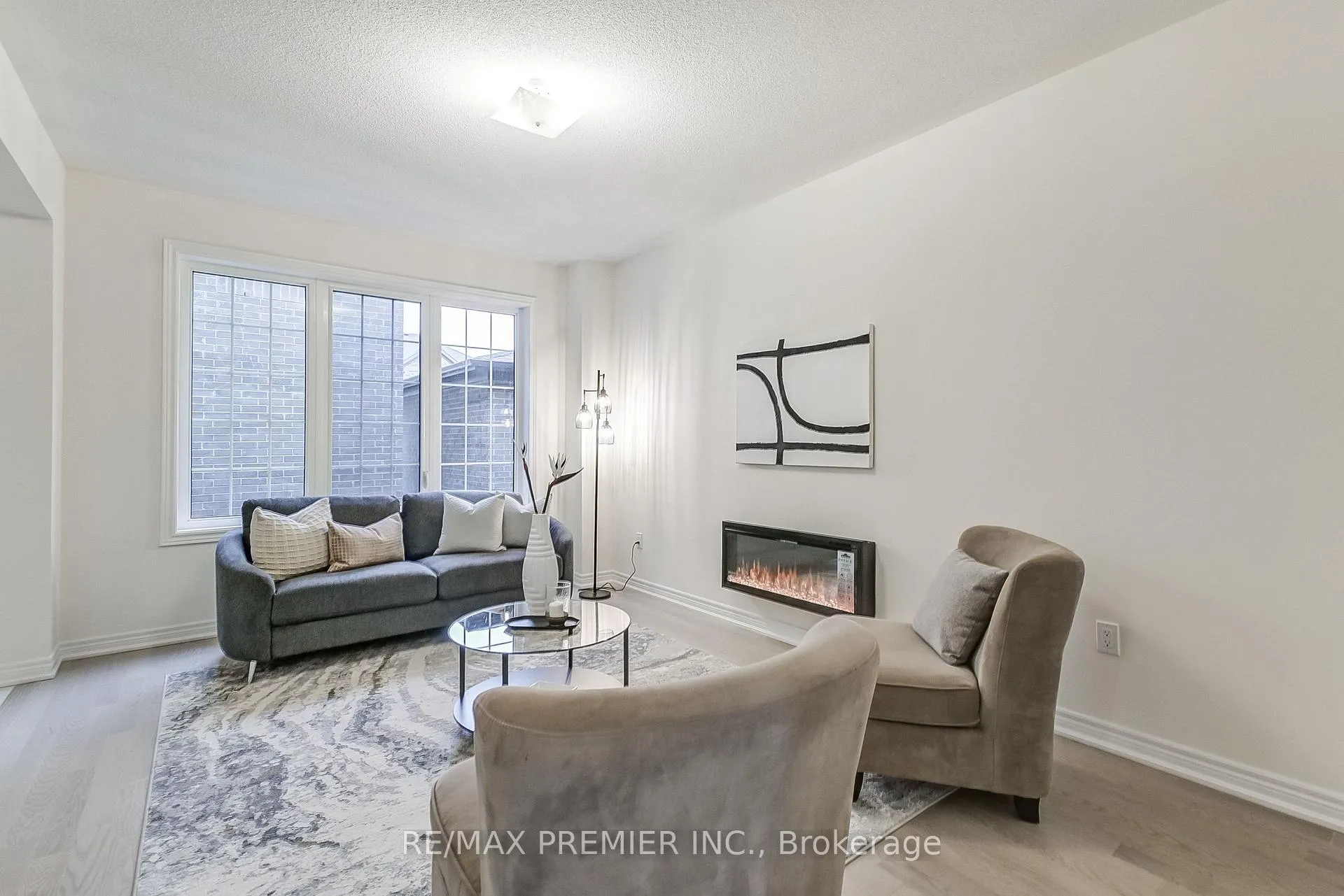 Photo 17 of 305 Coronation Road, Whitby, Rural Whitby — HOMEH