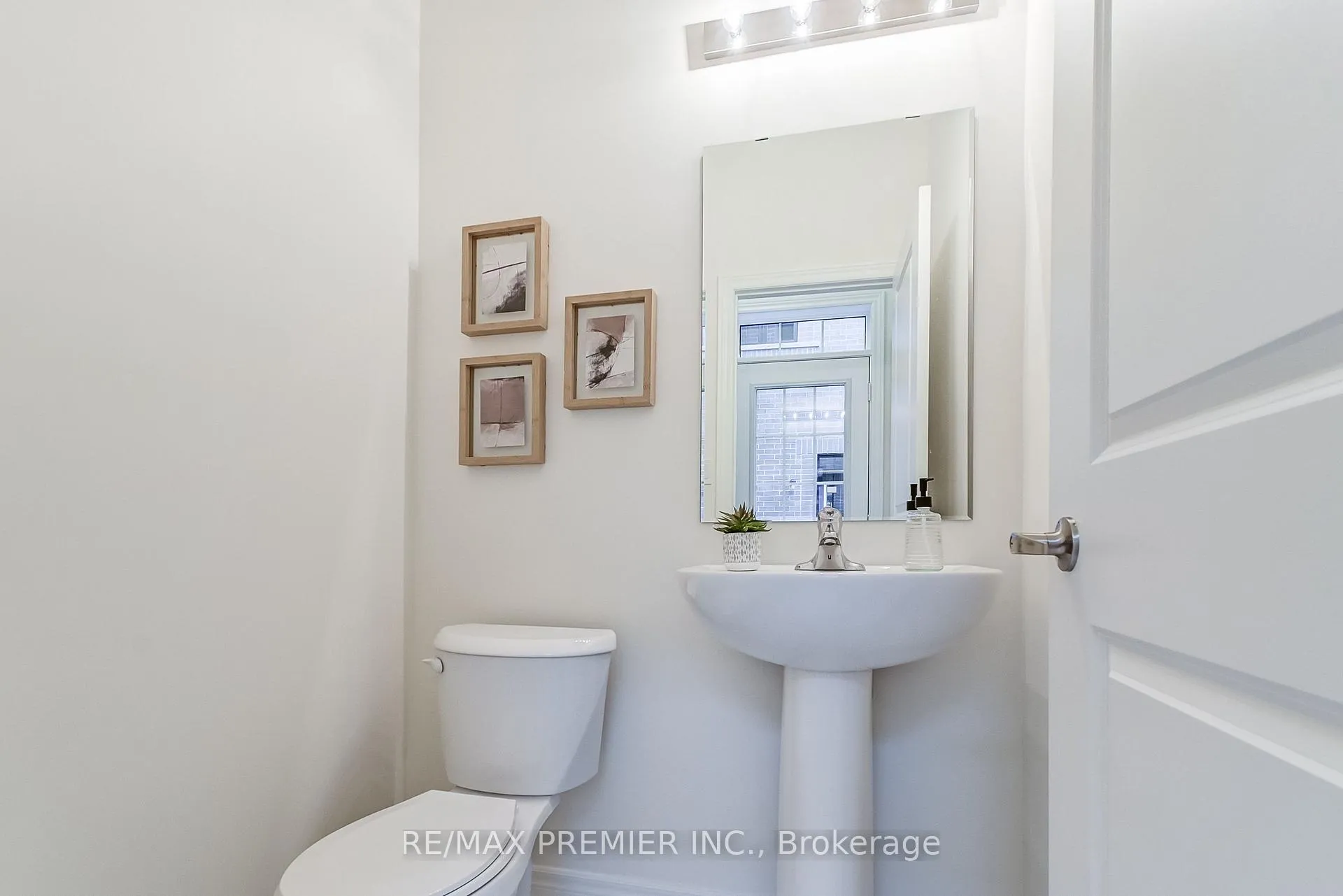Photo 20 of 305 Coronation Road, Whitby, Rural Whitby — HOMEH