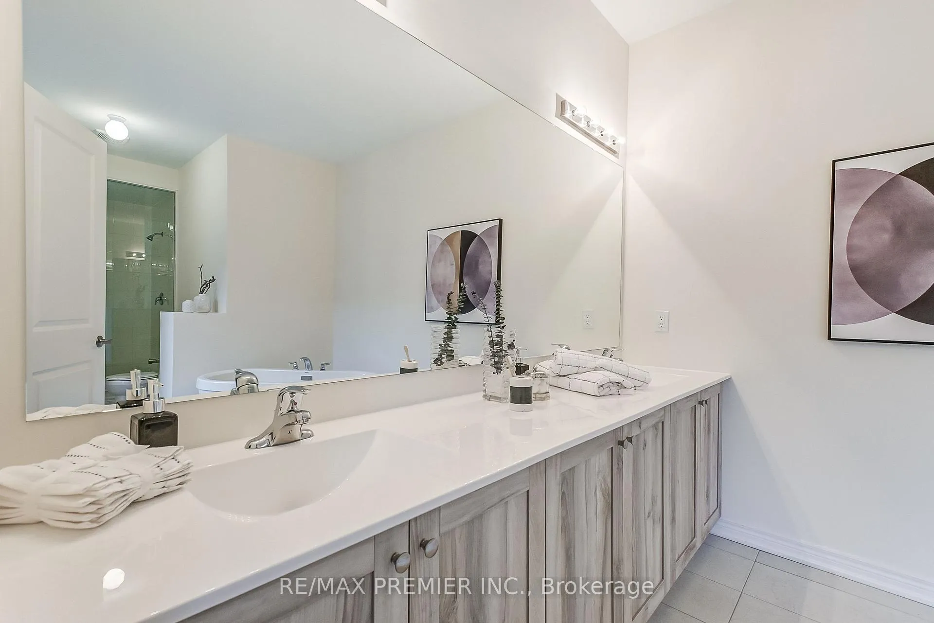 Photo 31 of 305 Coronation Road, Whitby, Rural Whitby — HOMEH