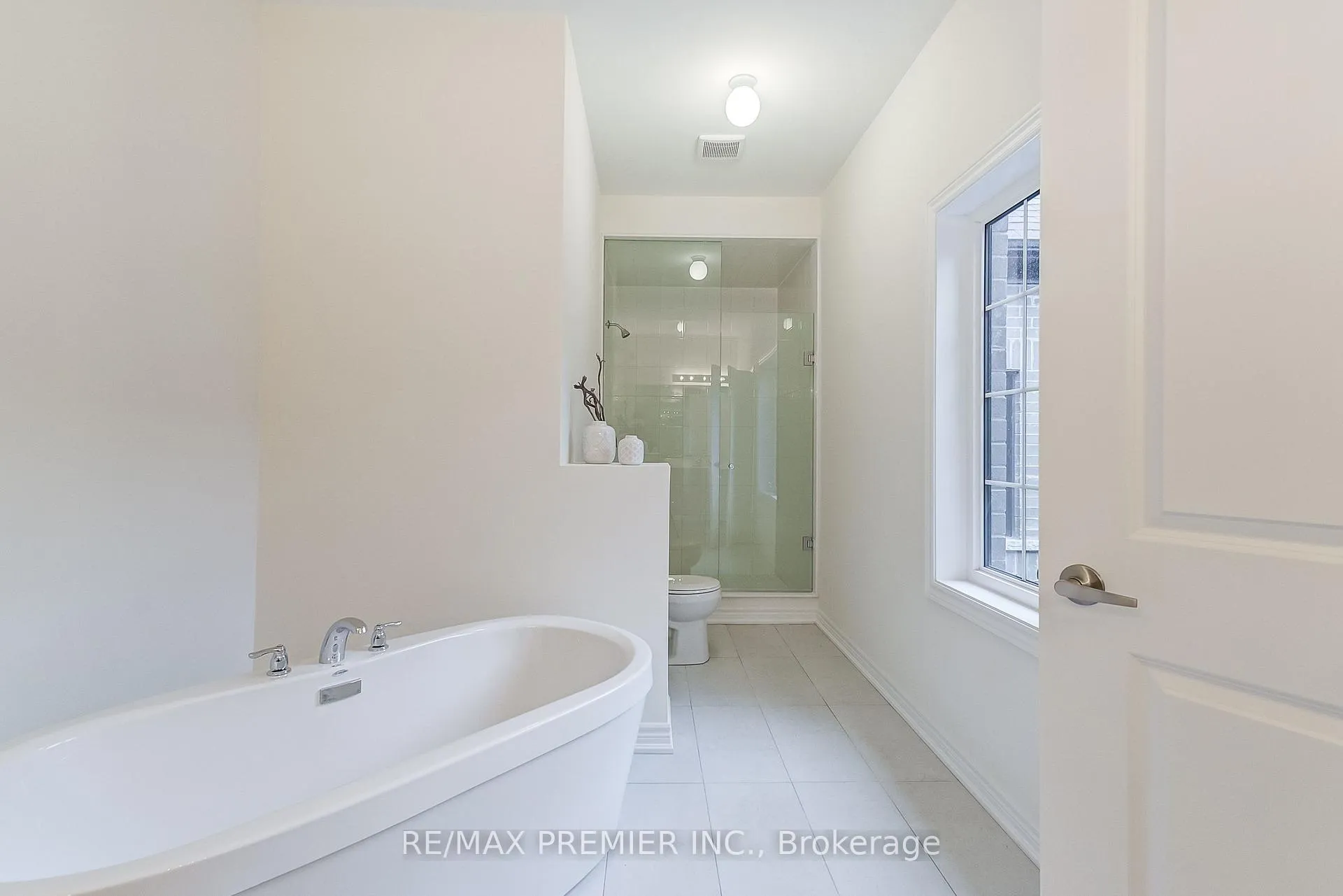 Photo 32 of 305 Coronation Road, Whitby, Rural Whitby — HOMEH