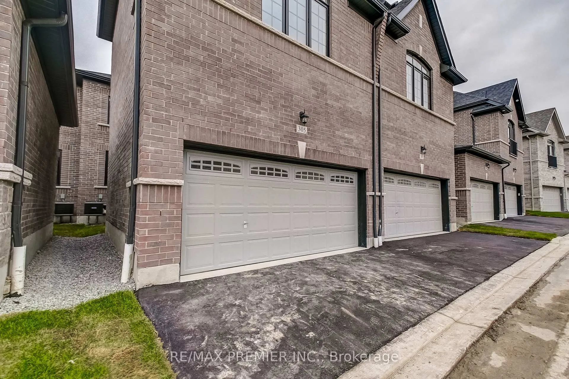 Photo 37 of 305 Coronation Road, Whitby, Rural Whitby — HOMEH