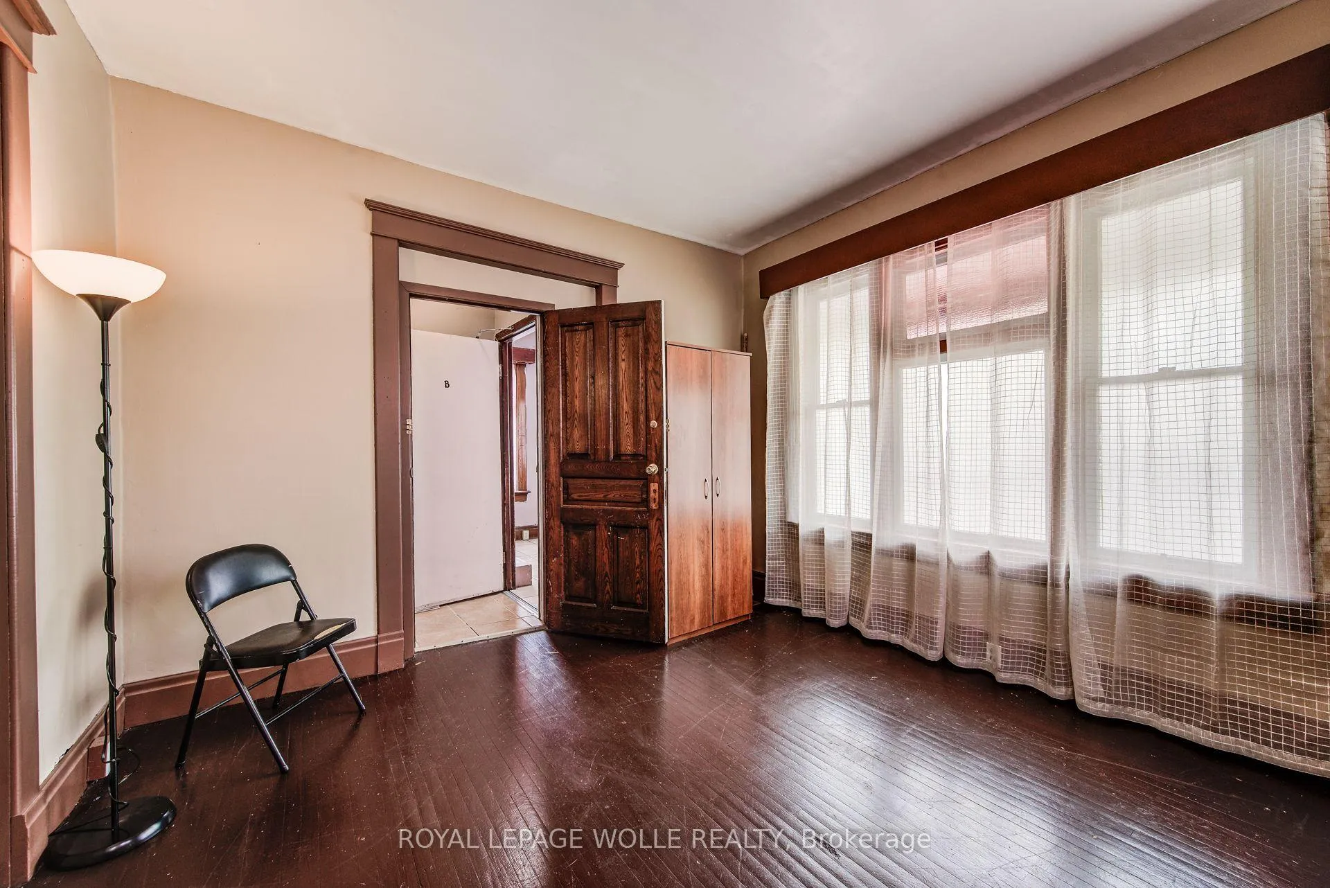 Photo 5 of 114 Erb Street W, Waterloo — HOMEH