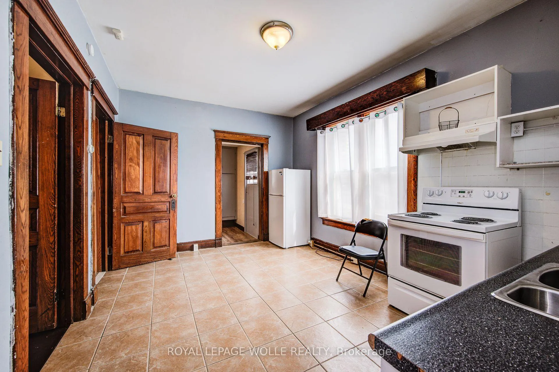 Photo 6 of 114 Erb Street W, Waterloo — HOMEH