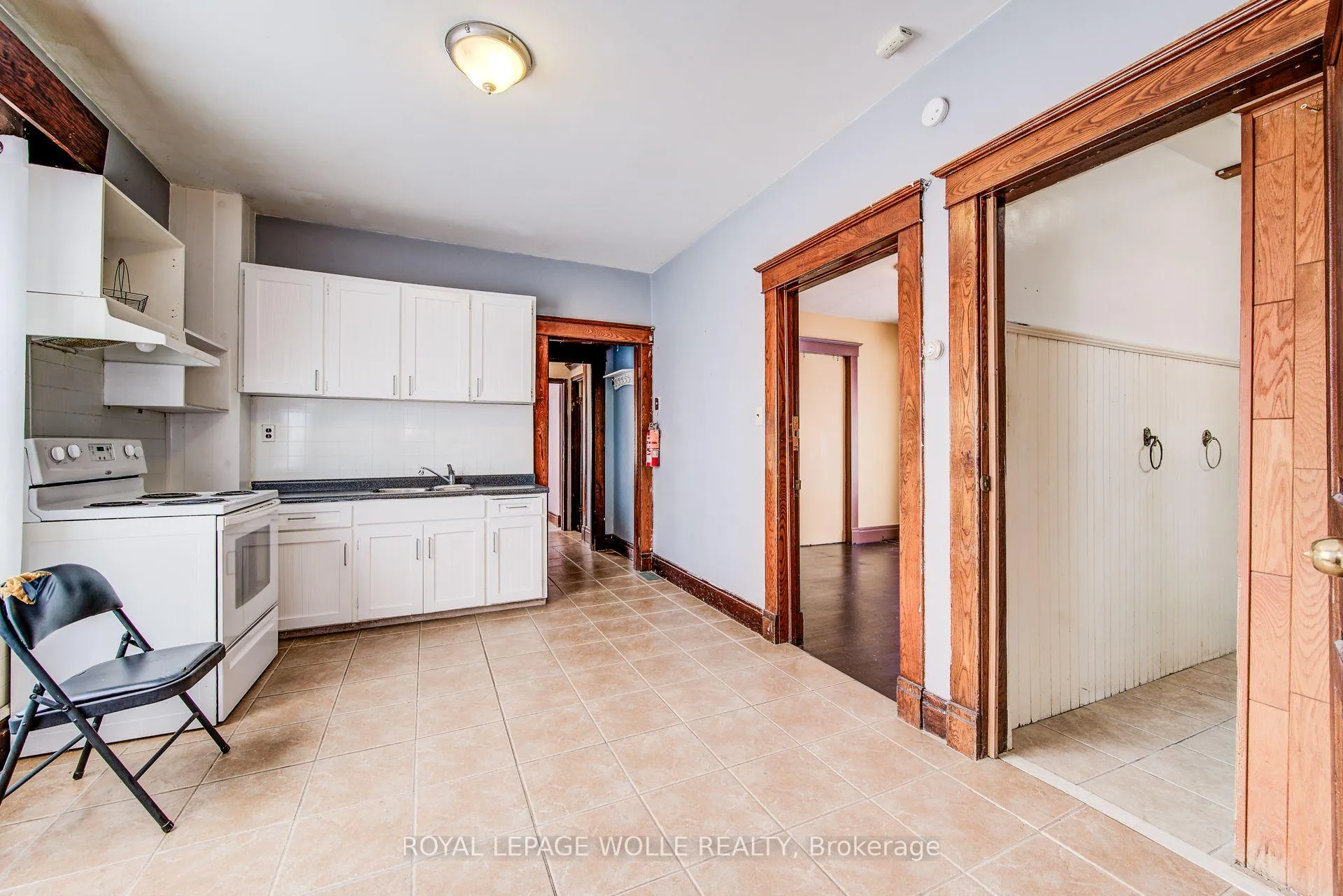 Photo 7 of 114 Erb Street W, Waterloo — HOMEH