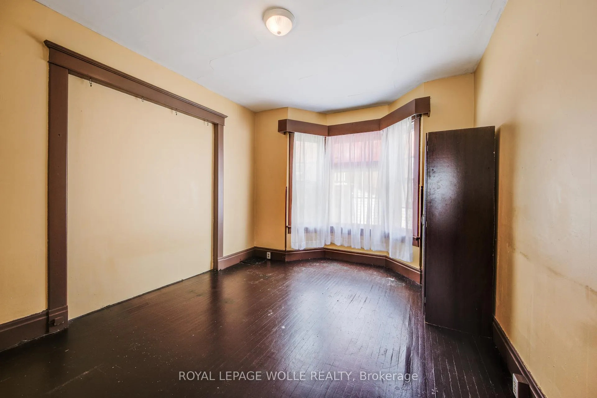Photo 9 of 114 Erb Street W, Waterloo — HOMEH