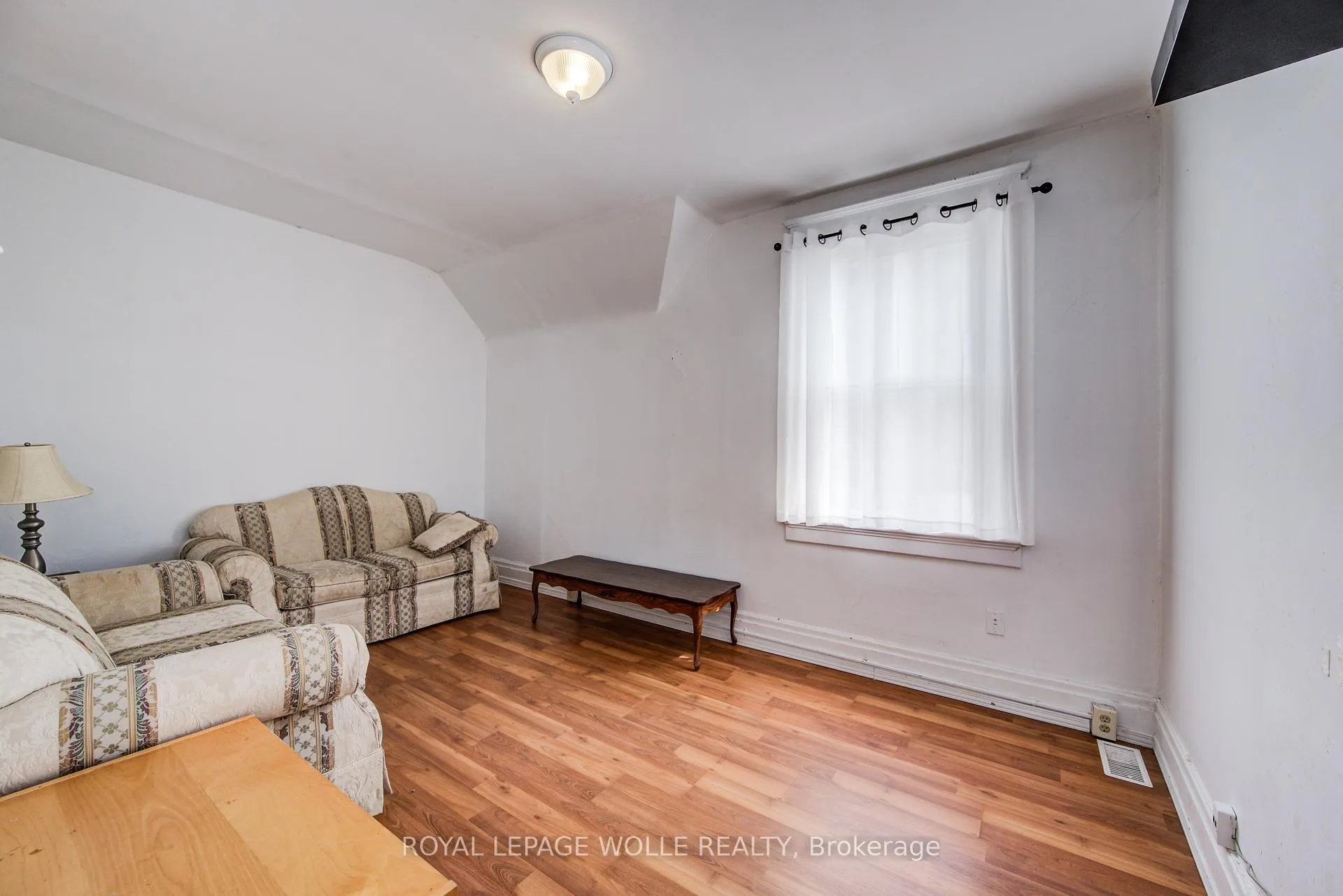 Photo 14 of 114 Erb Street W, Waterloo — HOMEH