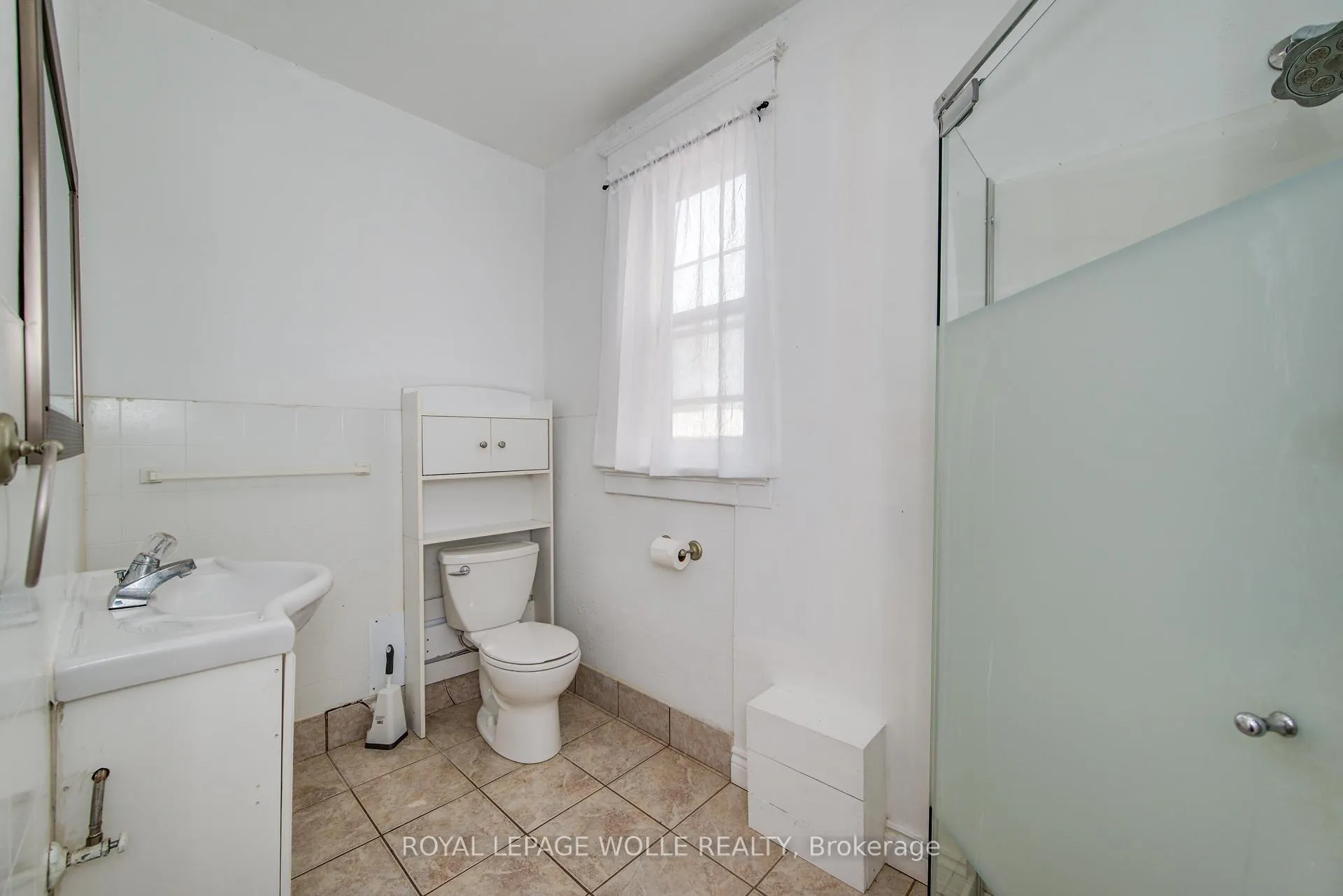 Photo 15 of 114 Erb Street W, Waterloo — HOMEH