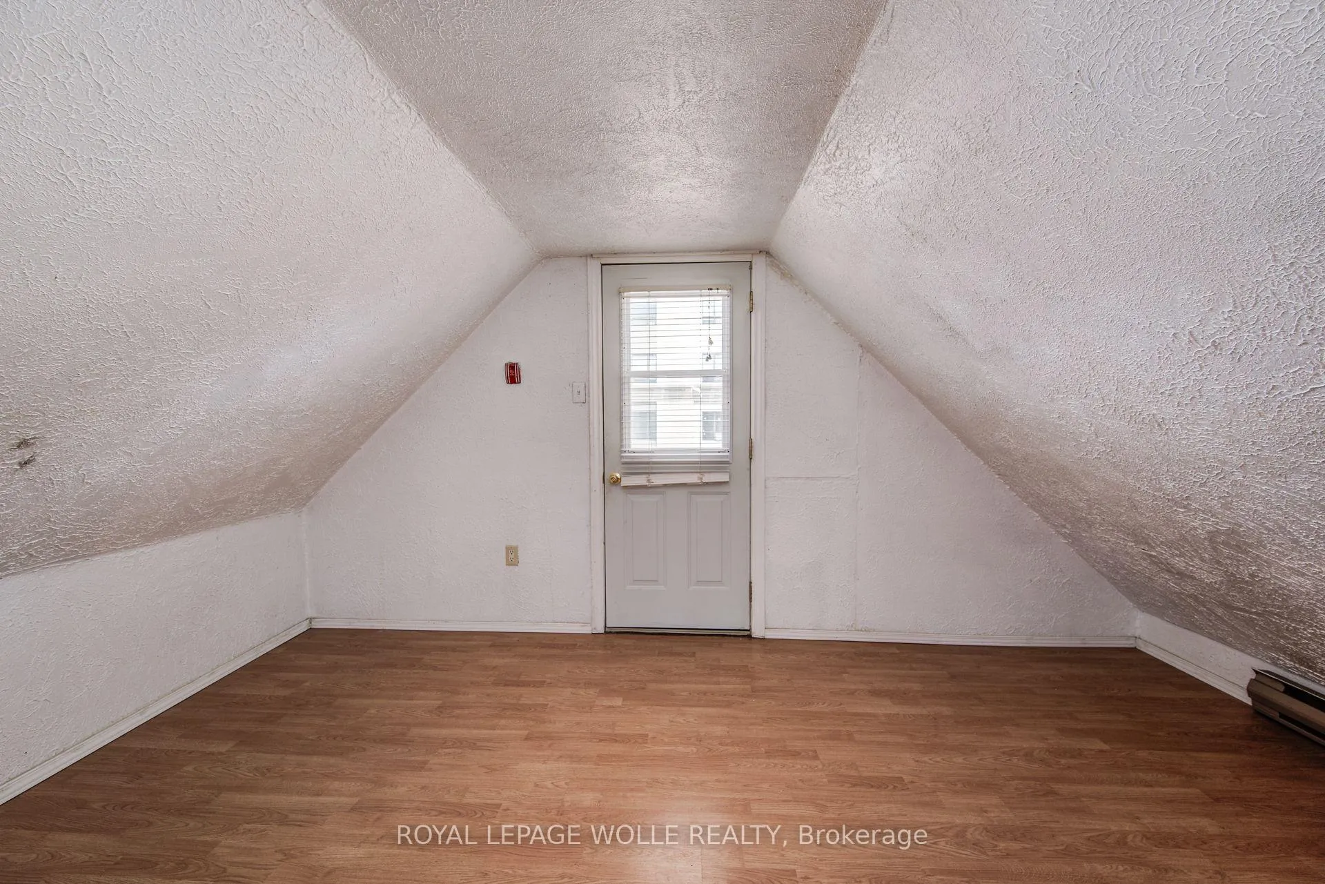 Photo 20 of 114 Erb Street W, Waterloo — HOMEH