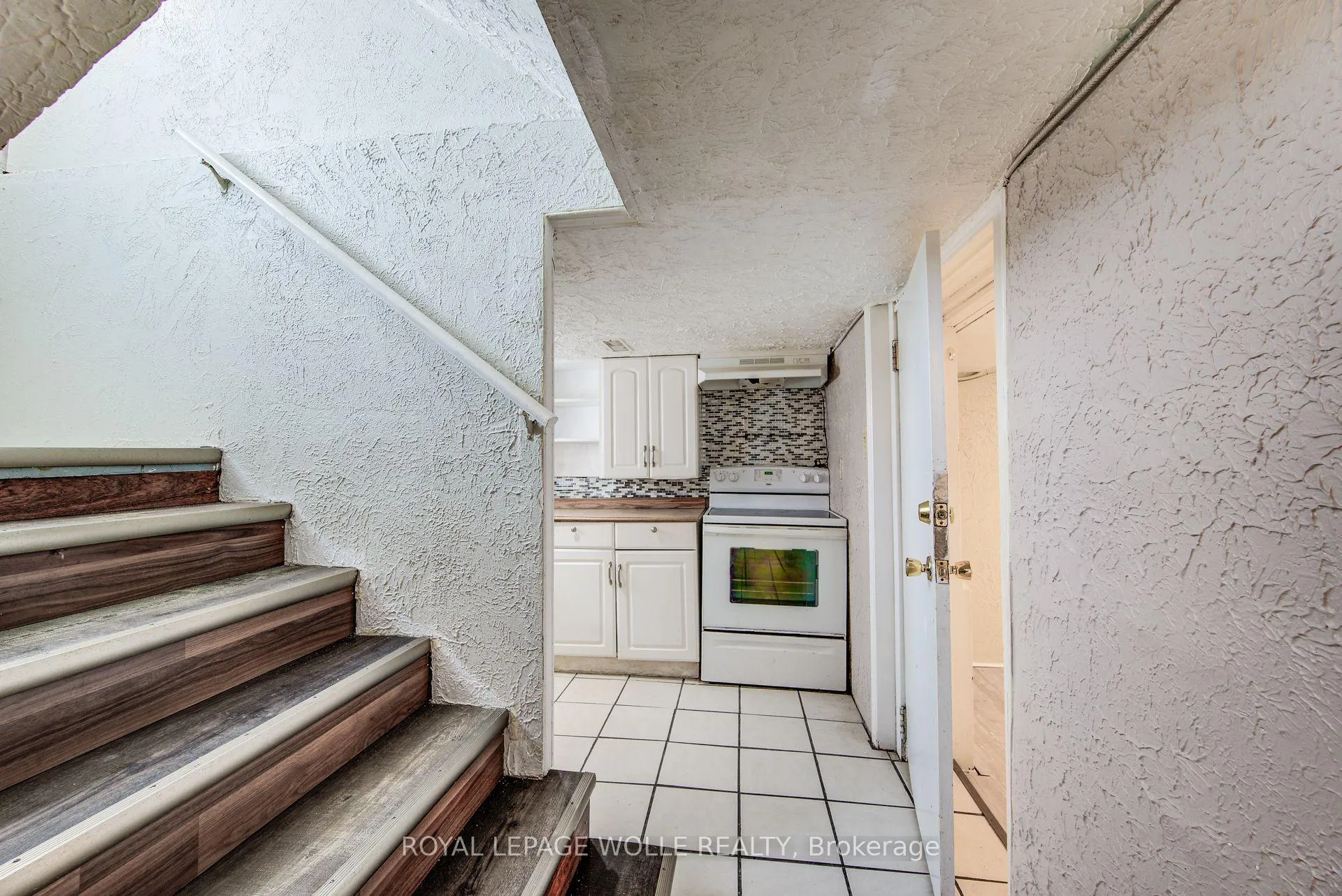 Photo 24 of 114 Erb Street W, Waterloo — HOMEH