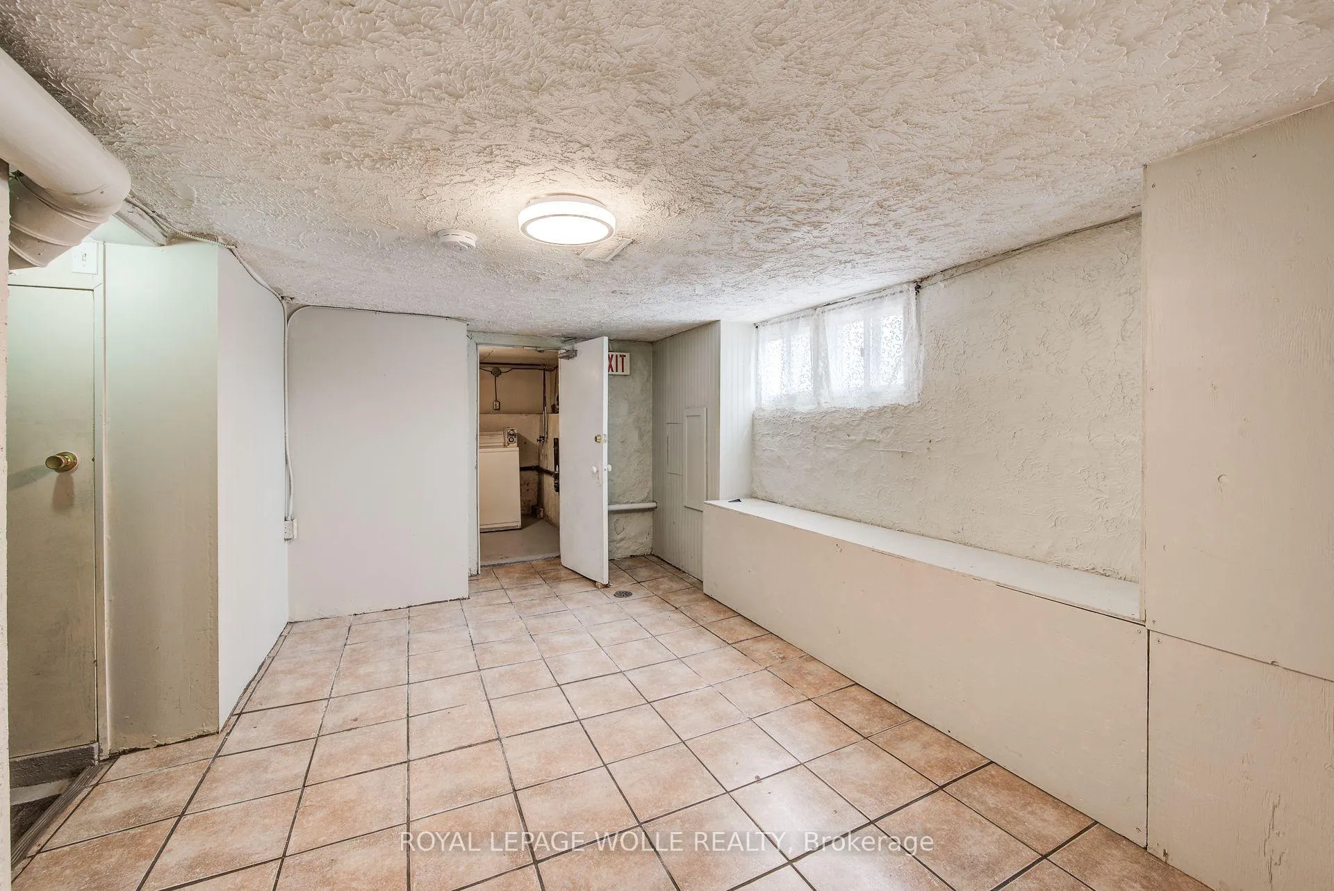 Photo 31 of 114 Erb Street W, Waterloo — HOMEH