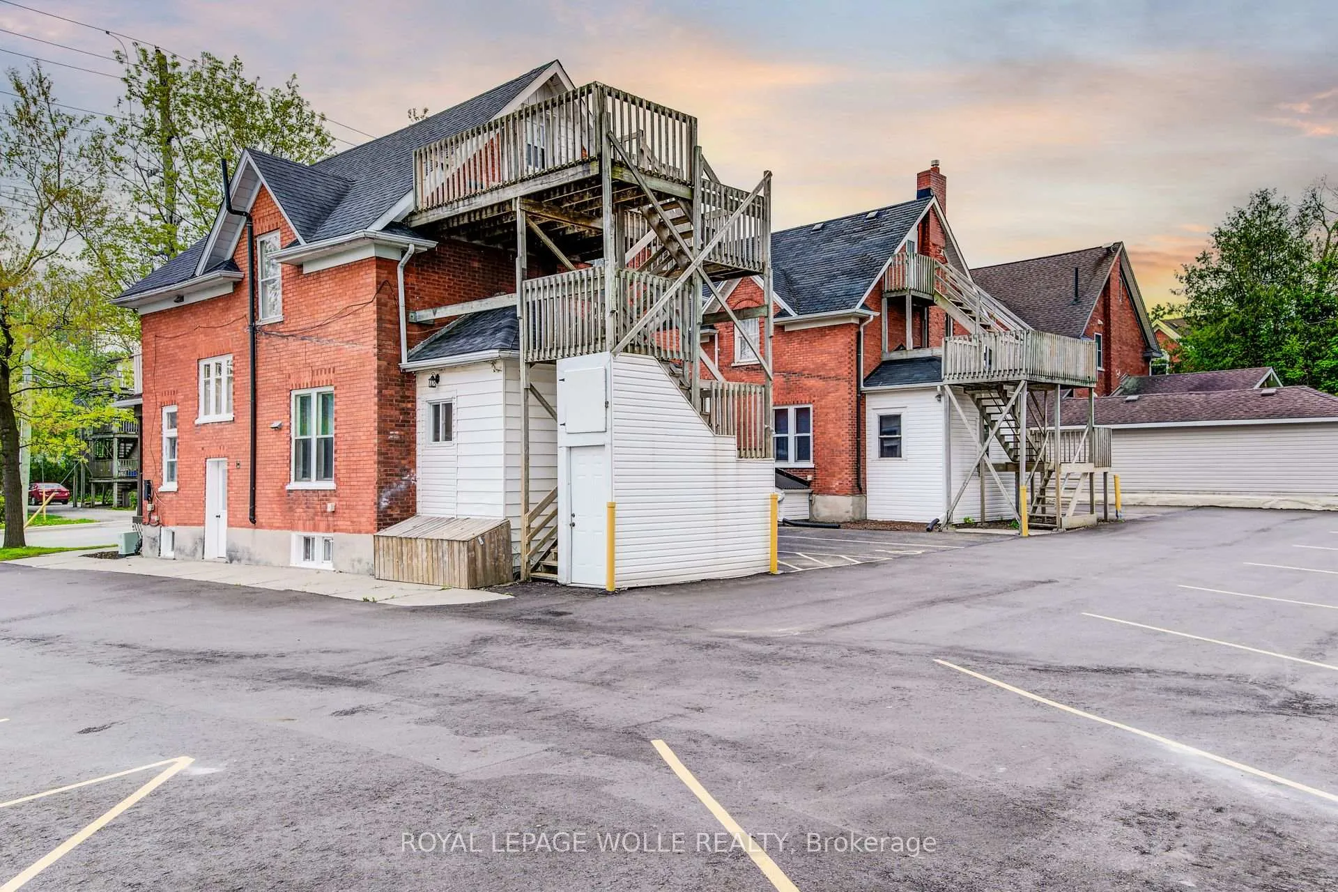 Photo 35 of 114 Erb Street W, Waterloo — HOMEH
