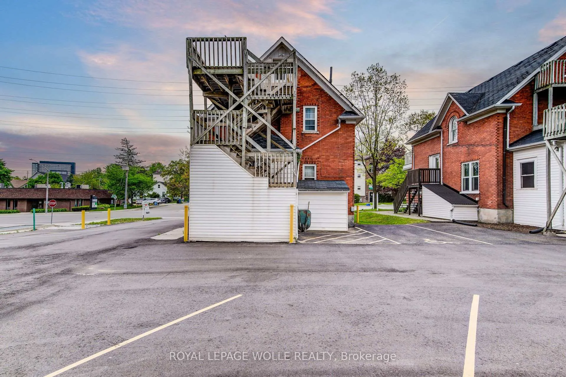 Photo 36 of 114 Erb Street W, Waterloo — HOMEH