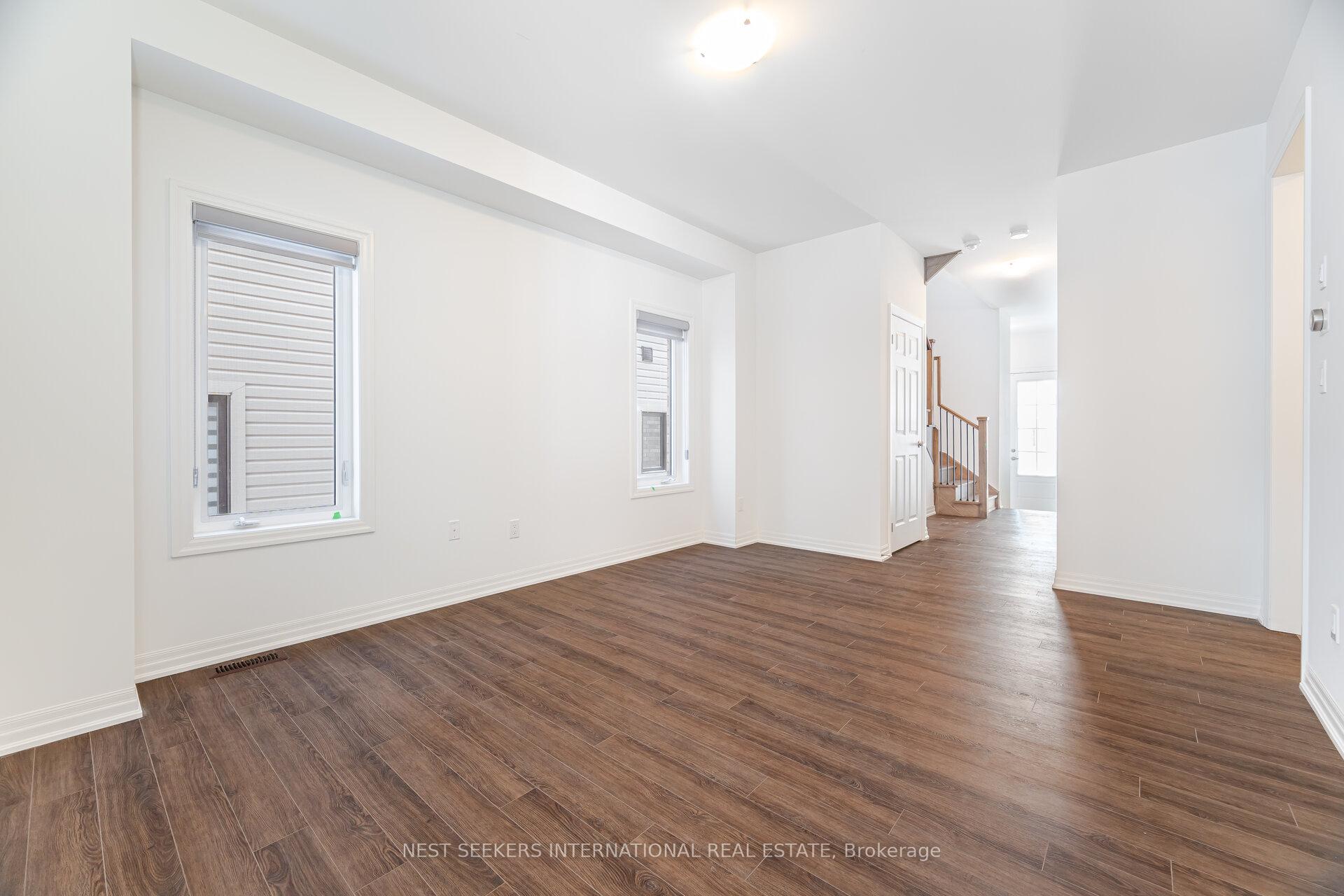 Photo 5 of 16 Connell Drive, Georgina, Keswick North — HOMEH