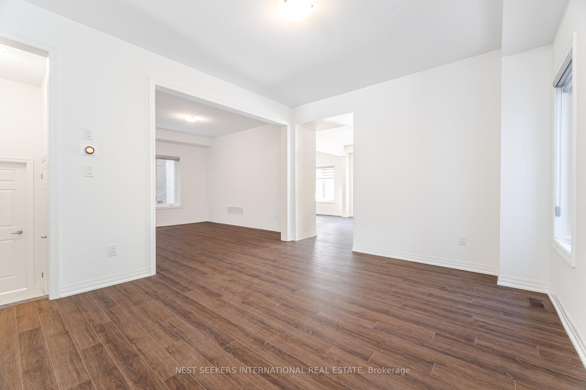 Photo 6 of 16 Connell Drive, Georgina, Keswick North — HOMEH