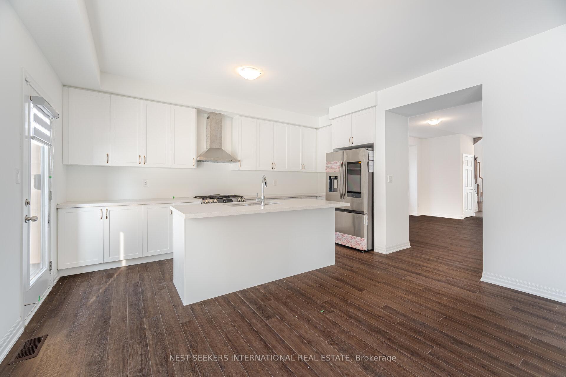 Photo 9 of 16 Connell Drive, Georgina, Keswick North — HOMEH