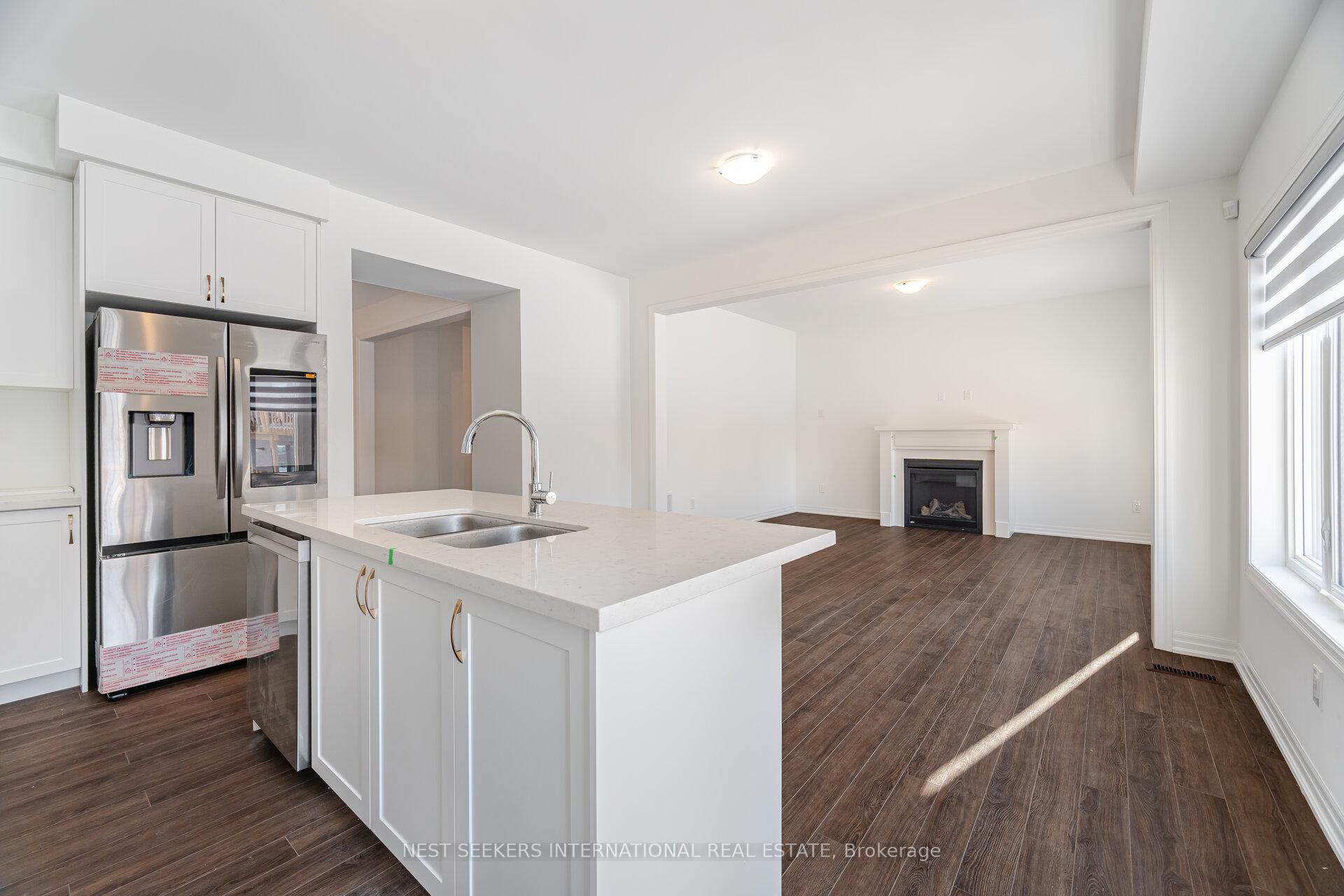 Photo 10 of 16 Connell Drive, Georgina, Keswick North — HOMEH