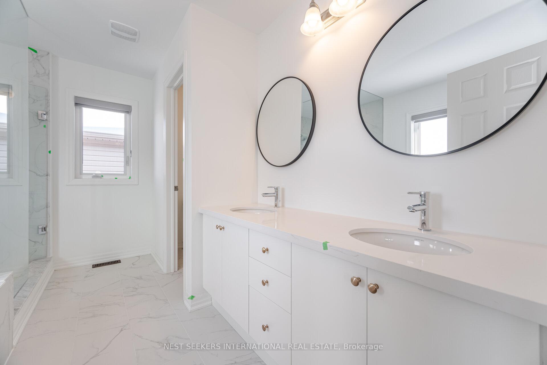Photo 17 of 16 Connell Drive, Georgina, Keswick North — HOMEH