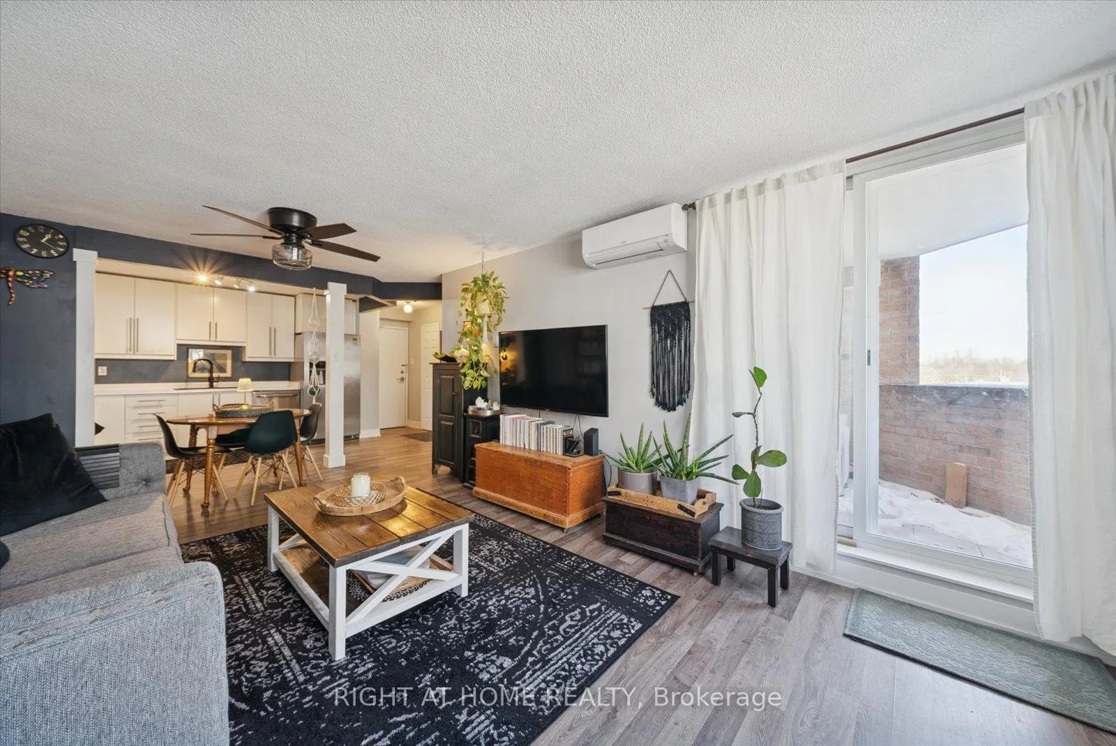 Front of Unit 707, 260 Davis Drive