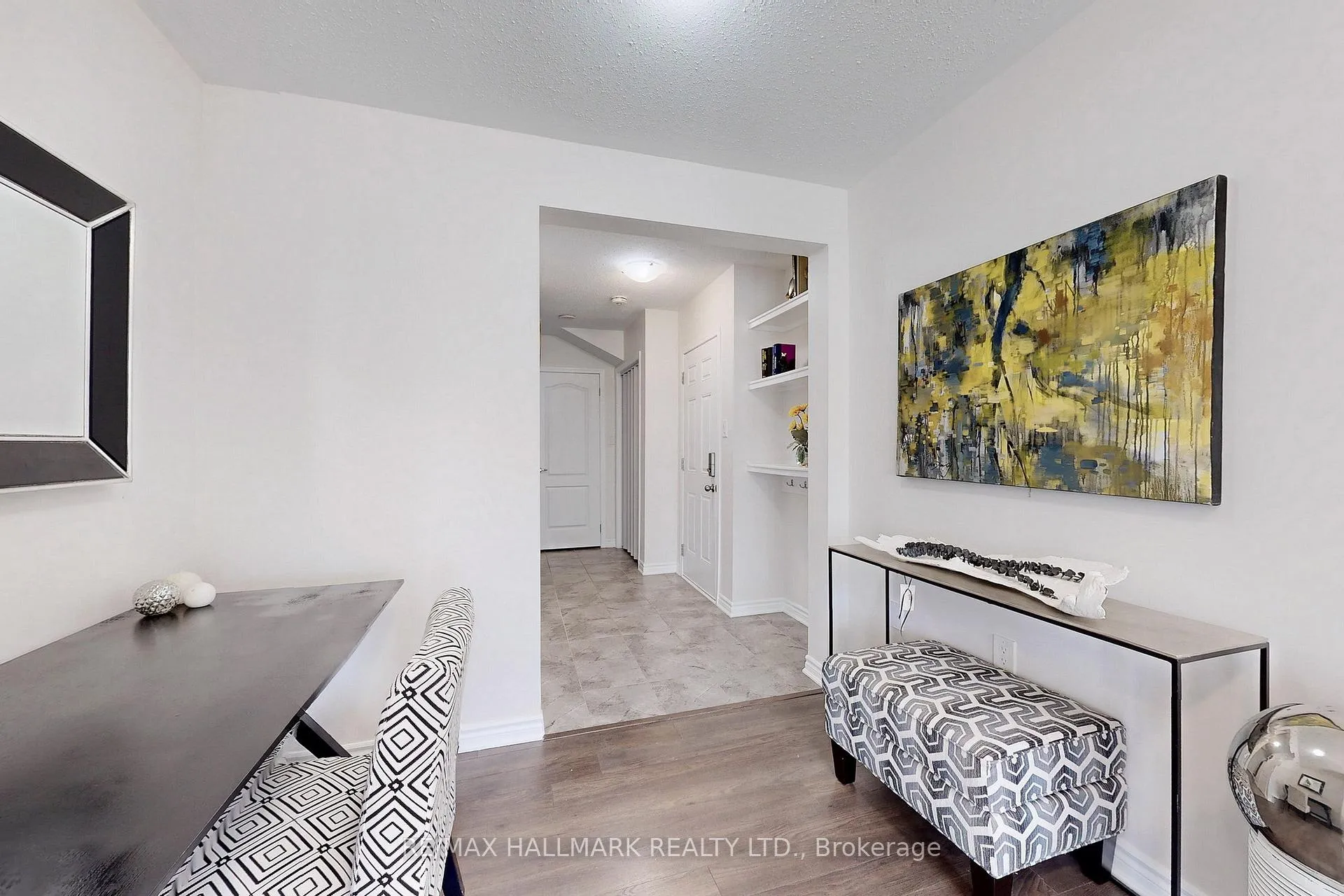 Photo 2 of 30 Fusilier Drive, Scarborough, Clairlea-Birchmount — HOMEH