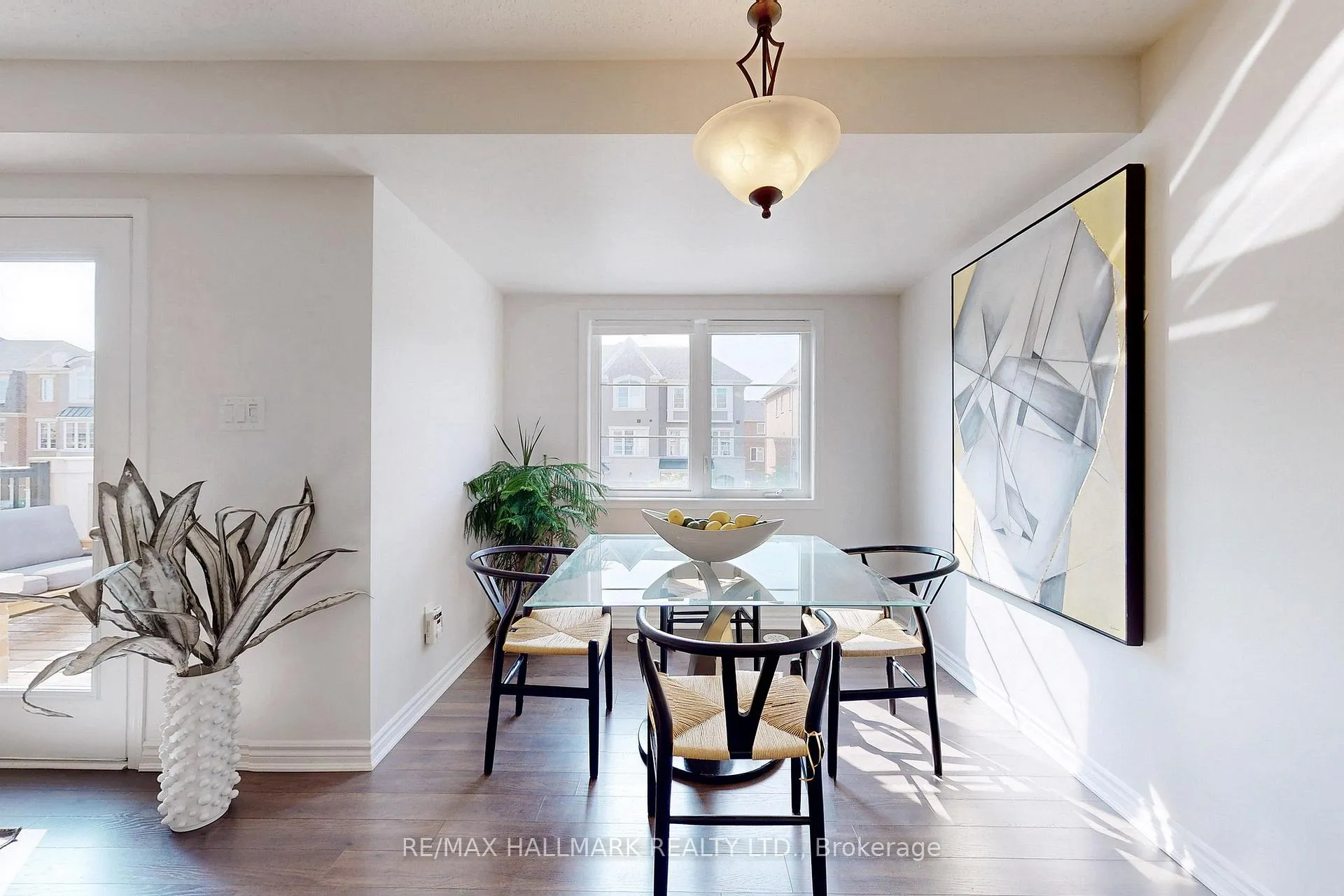 Photo 4 of 30 Fusilier Drive, Scarborough, Clairlea-Birchmount — HOMEH