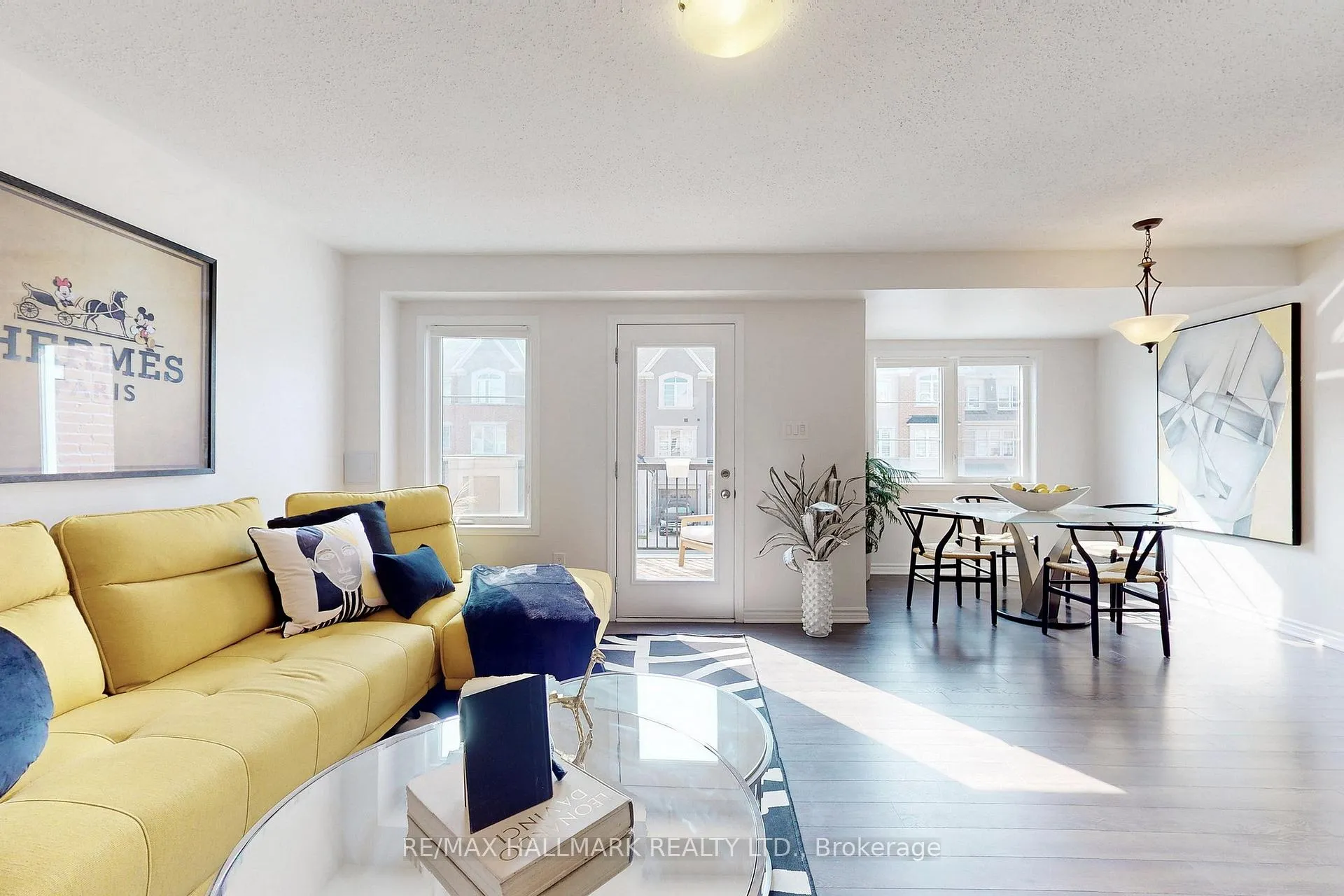 Photo 6 of 30 Fusilier Drive, Scarborough, Clairlea-Birchmount — HOMEH