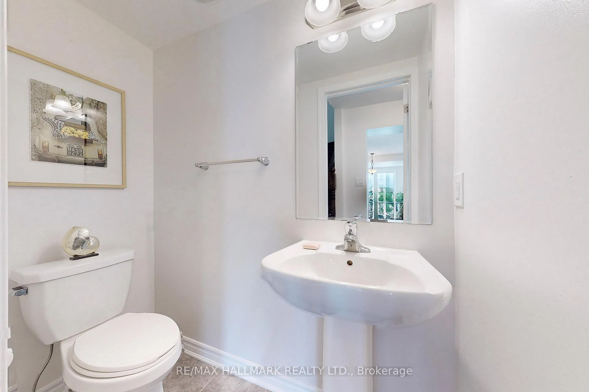 Photo 11 of 30 Fusilier Drive, Scarborough, Clairlea-Birchmount — HOMEH