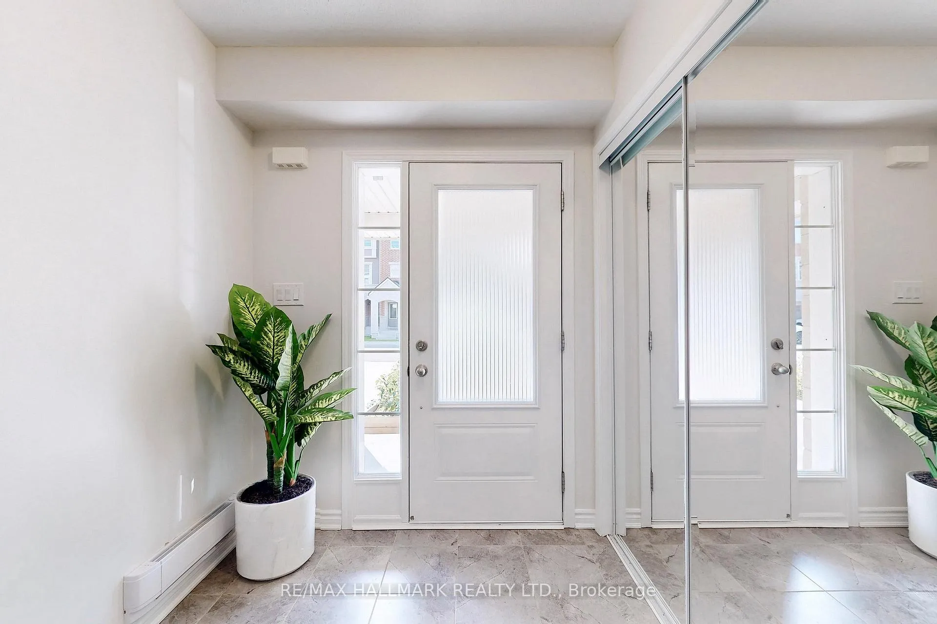 Photo 16 of 30 Fusilier Drive, Scarborough, Clairlea-Birchmount — HOMEH