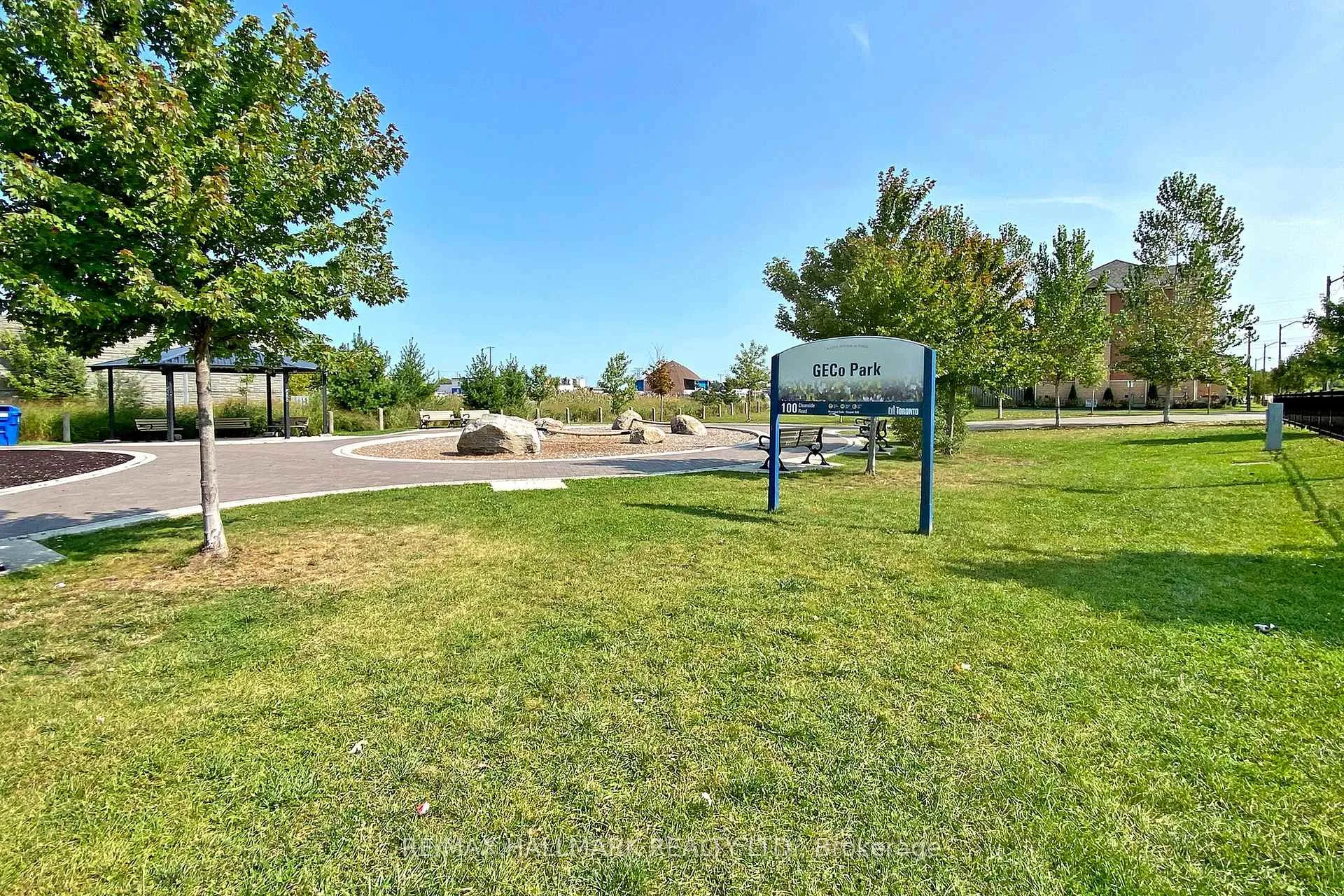 Photo 17 of 30 Fusilier Drive, Scarborough, Clairlea-Birchmount — HOMEH