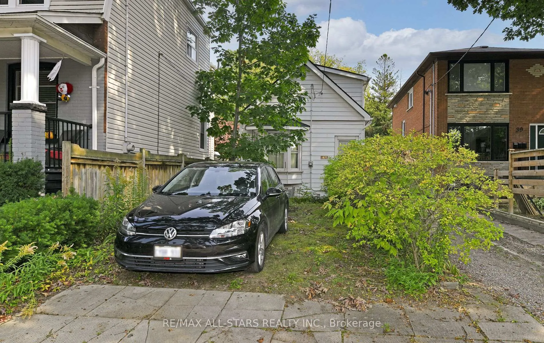 Photo 10 of 41 Norwood Road, Toronto, East End-Danforth — HOMEH