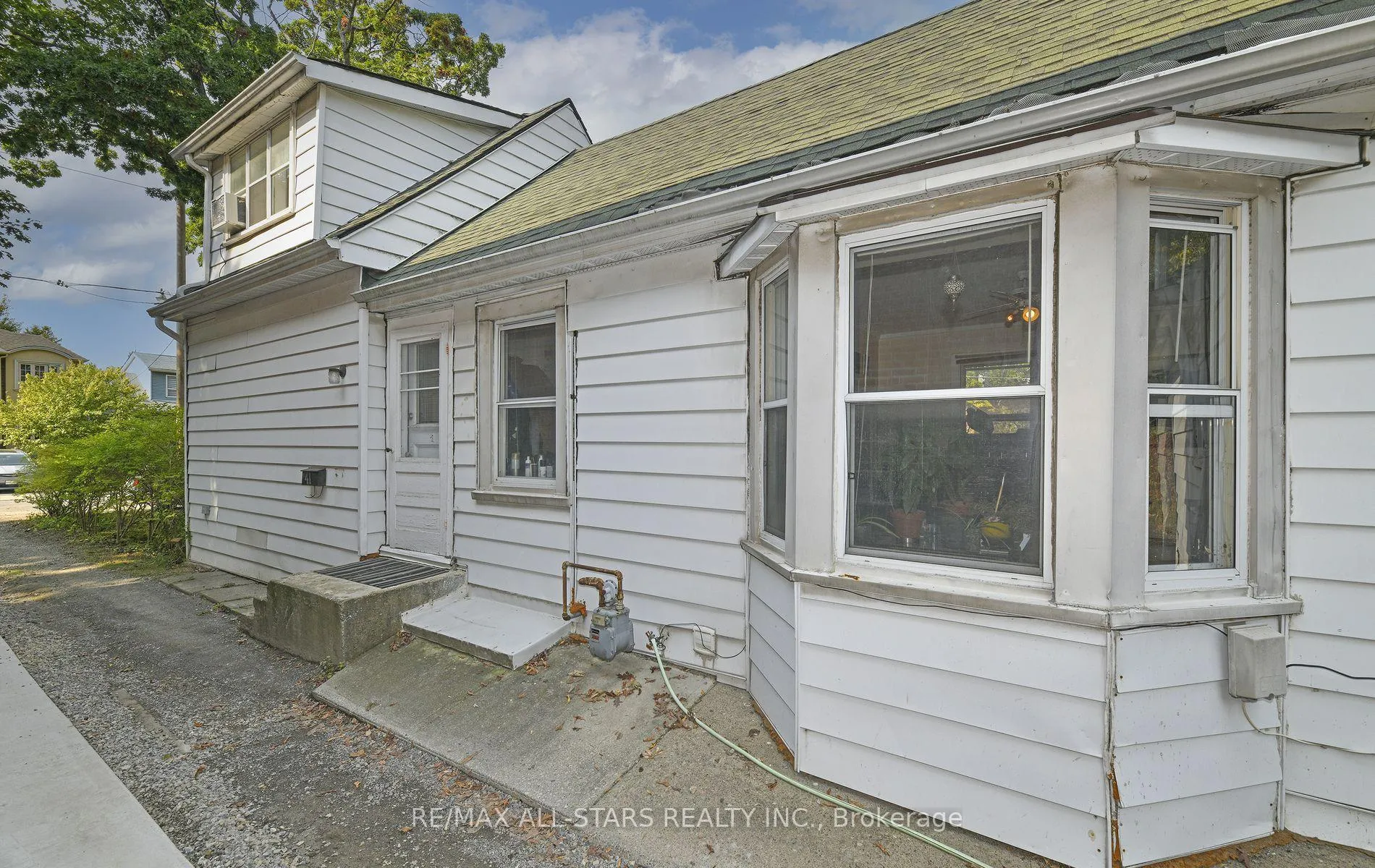 Photo 12 of 41 Norwood Road, Toronto, East End-Danforth — HOMEH
