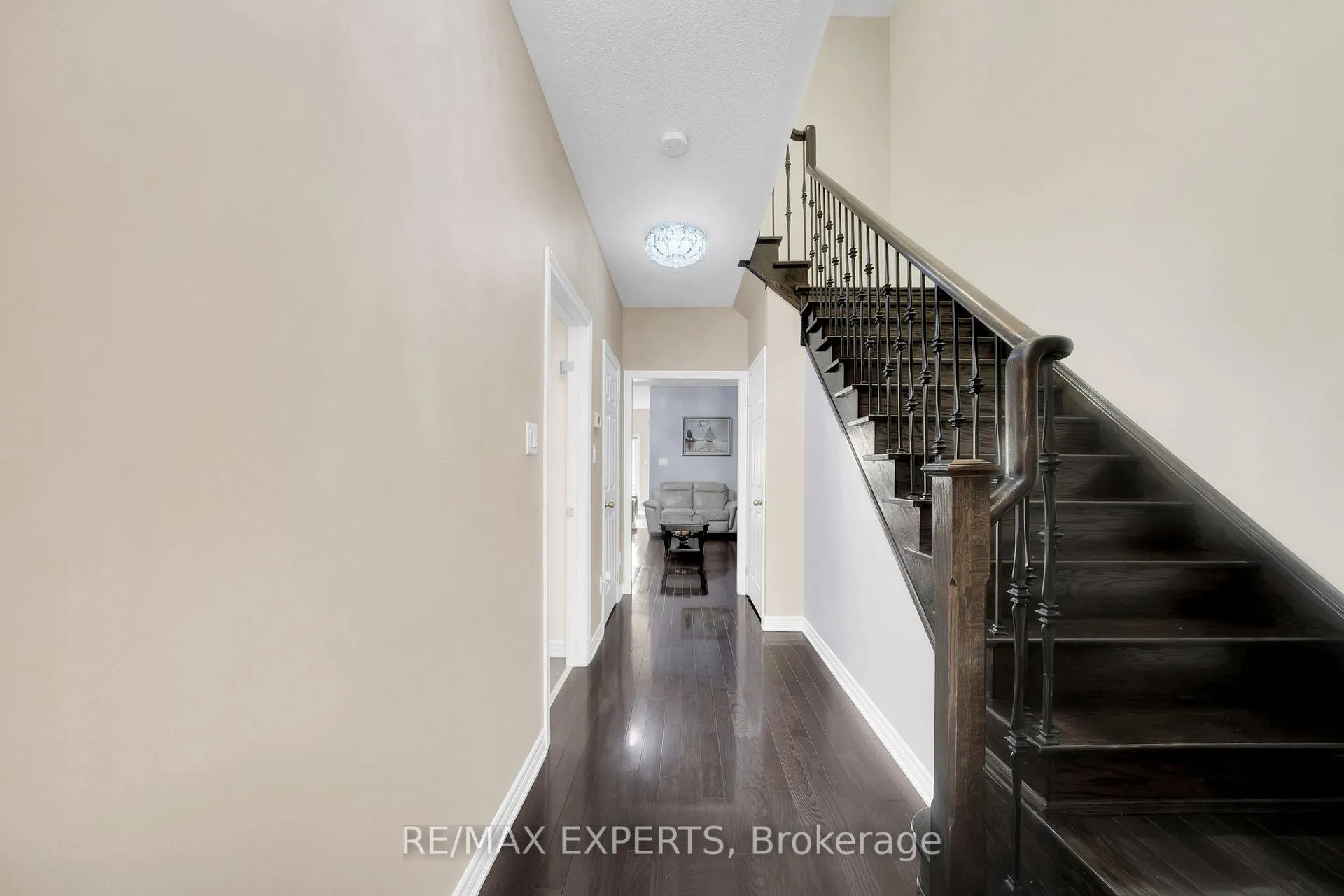 Photo 8 of 17 Zachary Place, Vaughan, Vellore Village — HOMEH