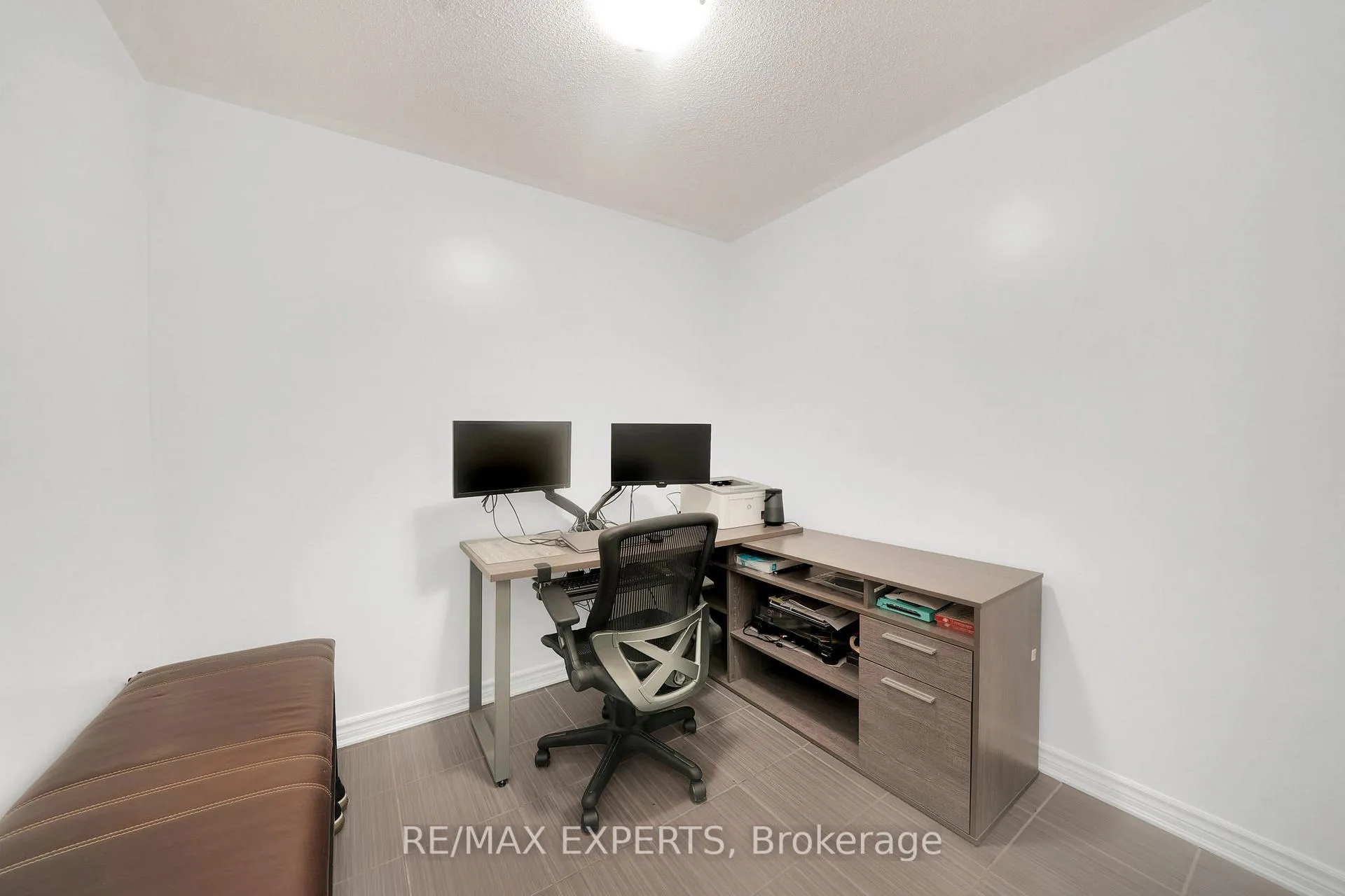 Photo 9 of 17 Zachary Place, Vaughan, Vellore Village — HOMEH