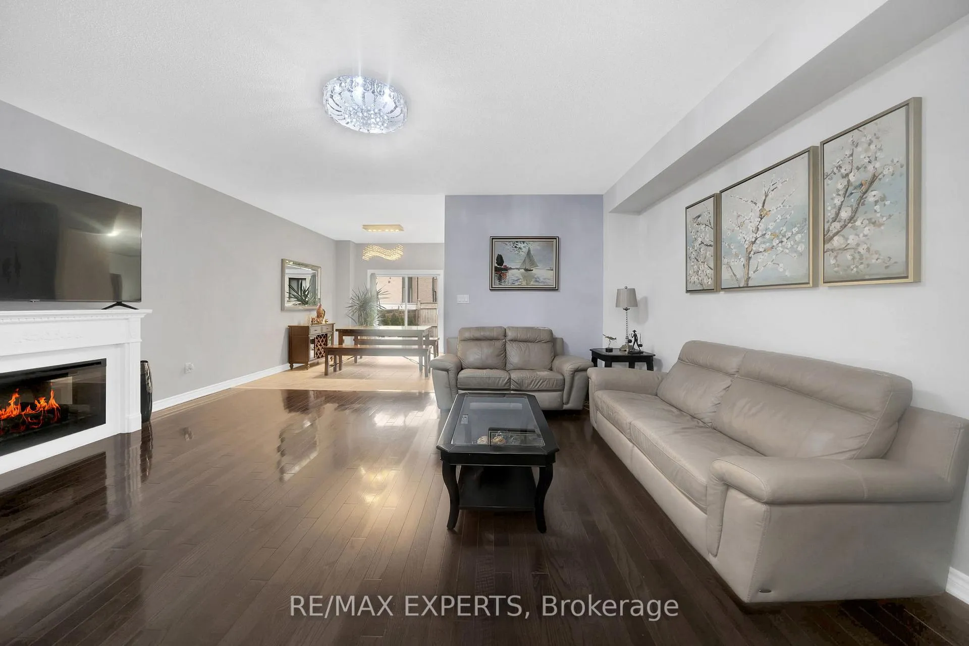 Photo 10 of 17 Zachary Place, Vaughan, Vellore Village — HOMEH