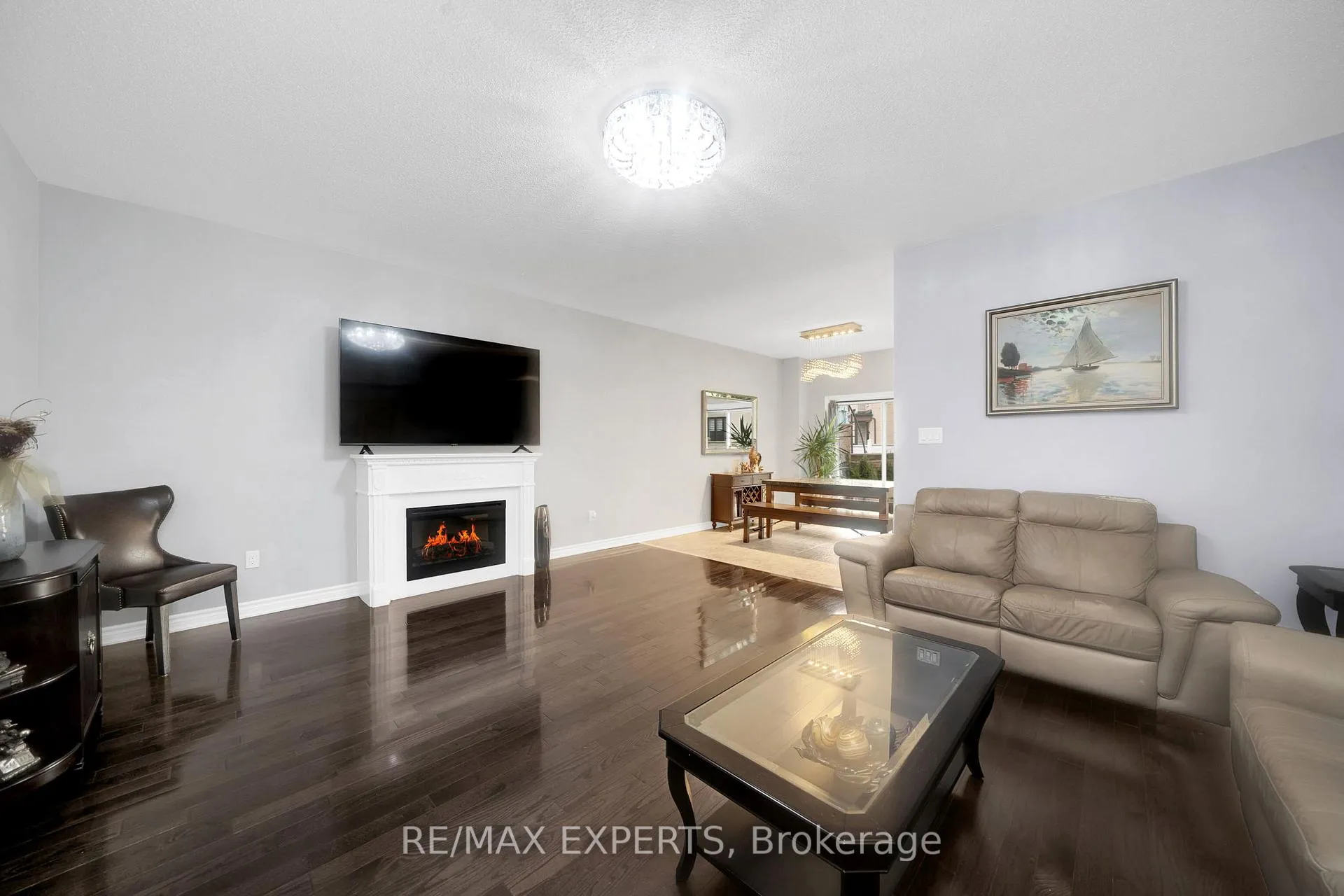 Photo 11 of 17 Zachary Place, Vaughan, Vellore Village — HOMEH