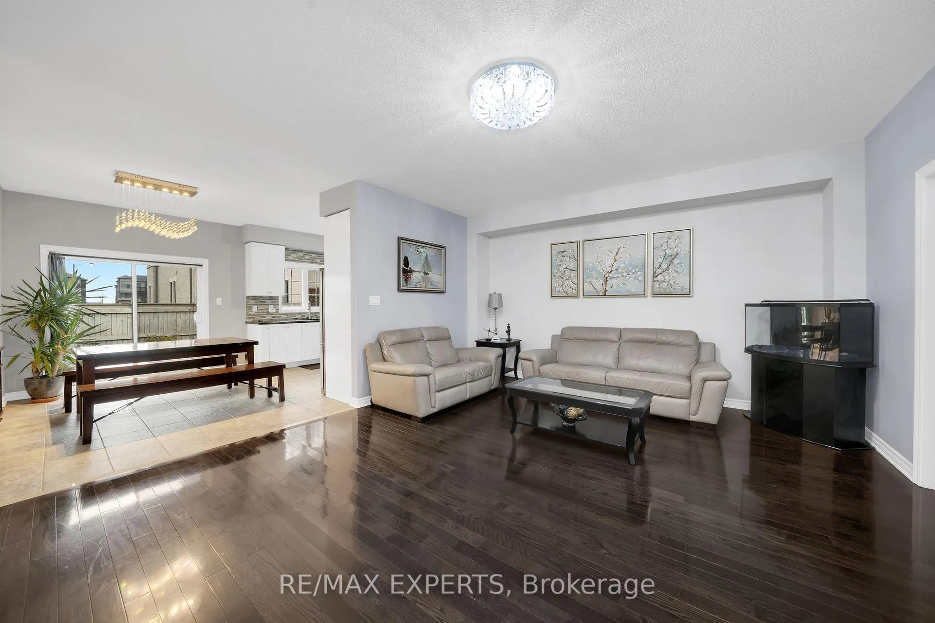 Photo 12 of 17 Zachary Place, Vaughan, Vellore Village — HOMEH