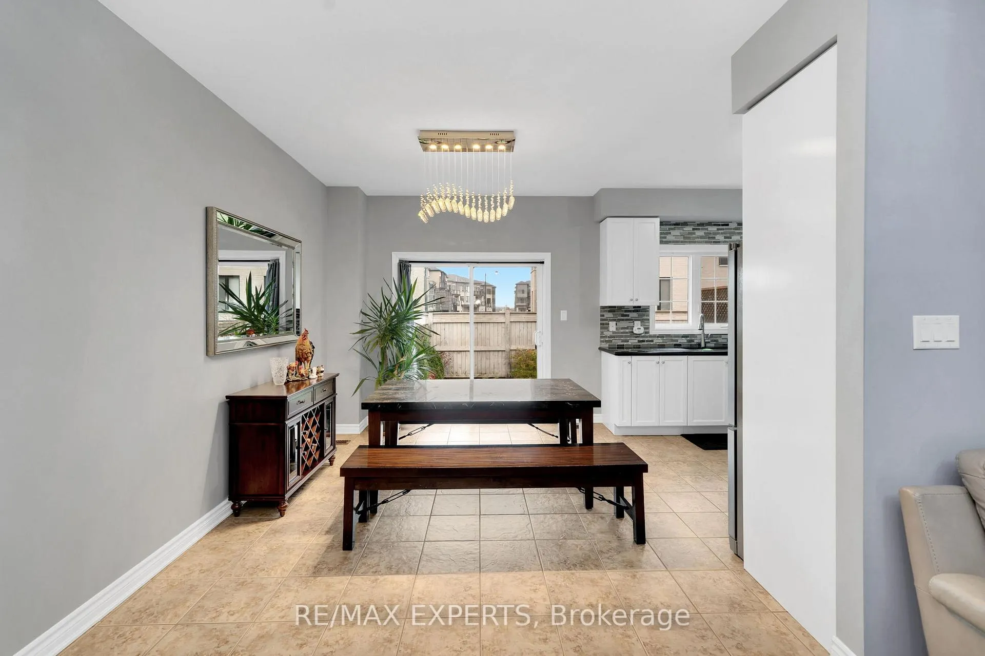 Photo 13 of 17 Zachary Place, Vaughan, Vellore Village — HOMEH
