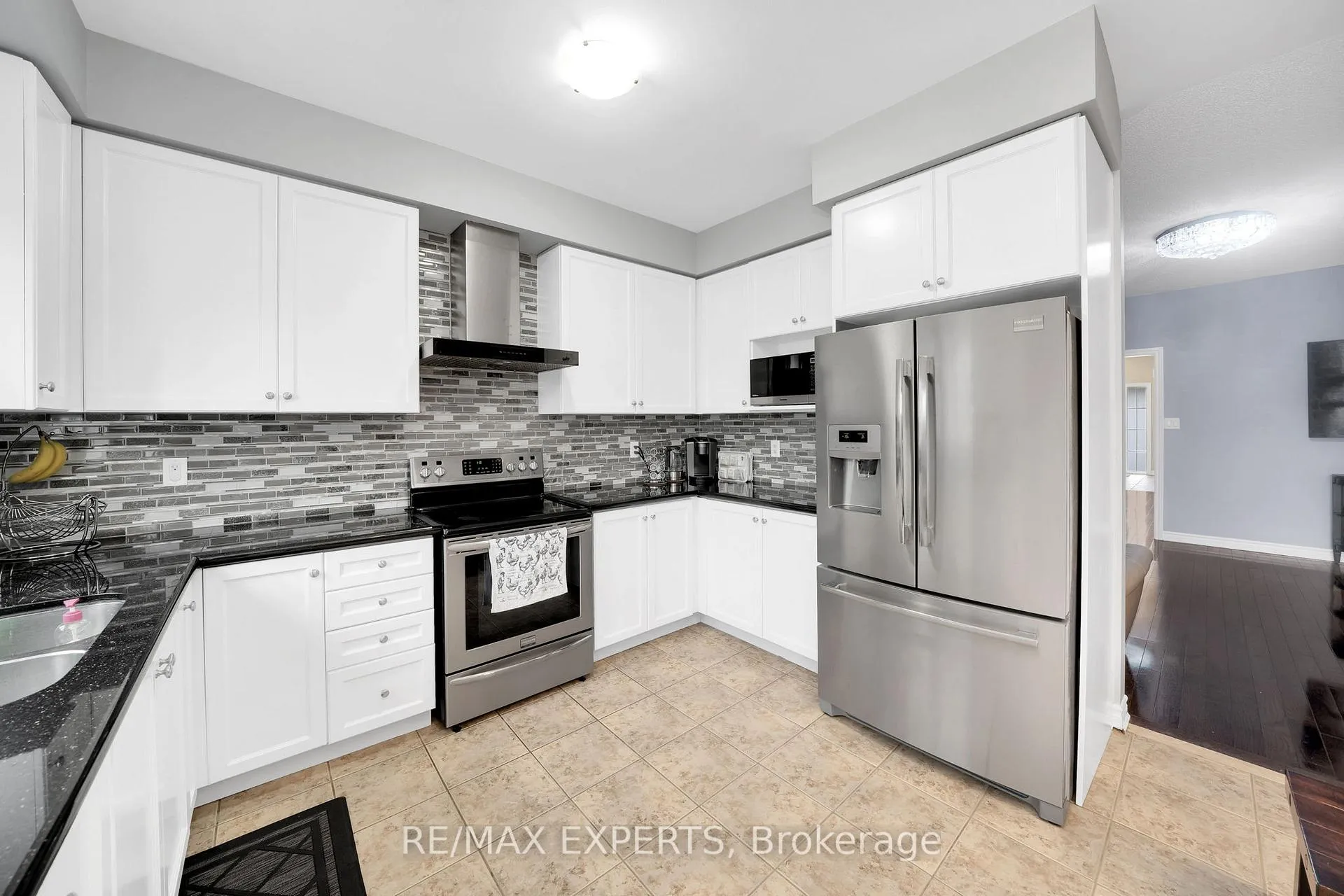 Photo 16 of 17 Zachary Place, Vaughan, Vellore Village — HOMEH
