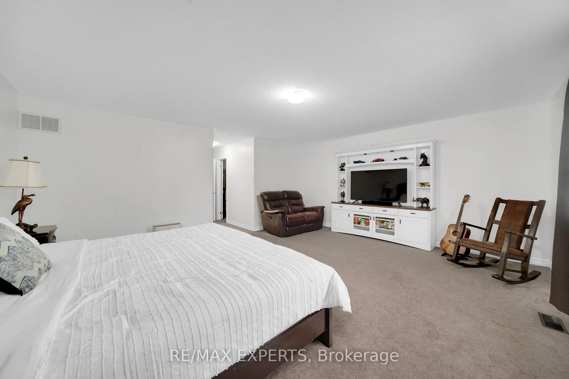 Photo 21 of 17 Zachary Place, Vaughan, Vellore Village — HOMEH
